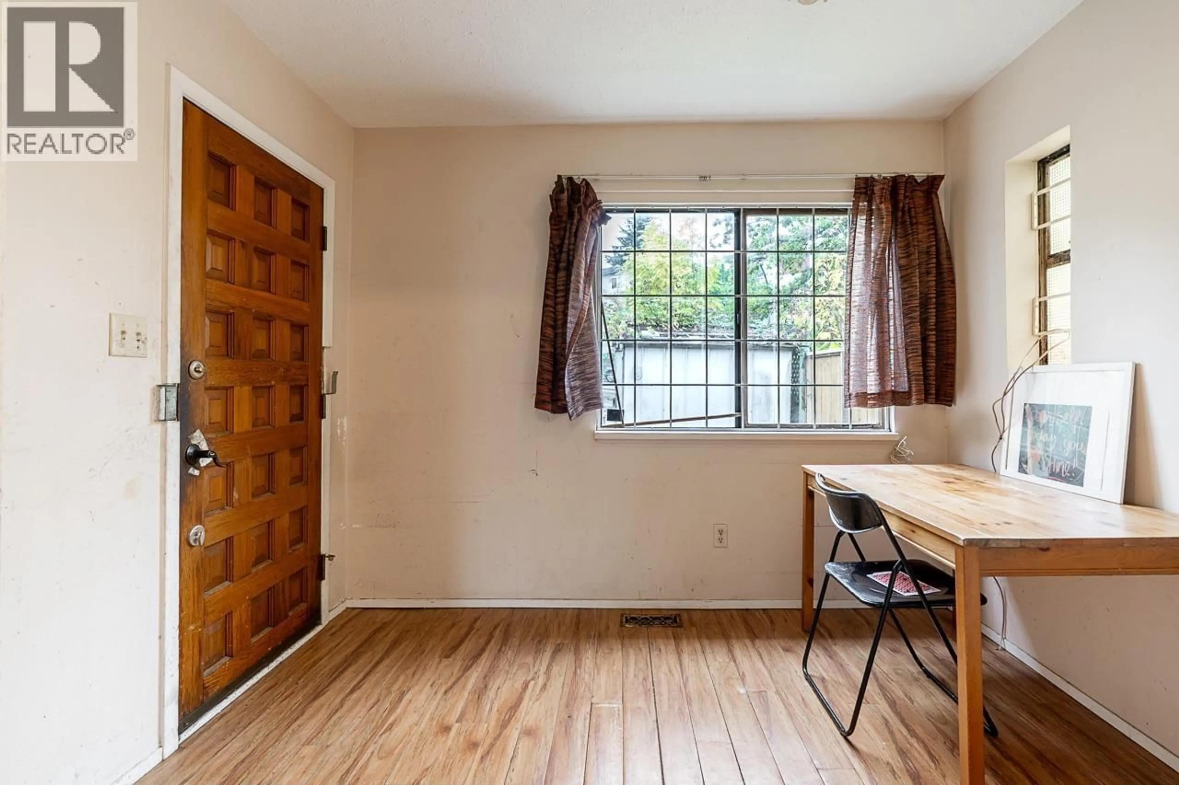 A pic of a room for 2318 WALL STREET, Vancouver British Columbia V5L1B7