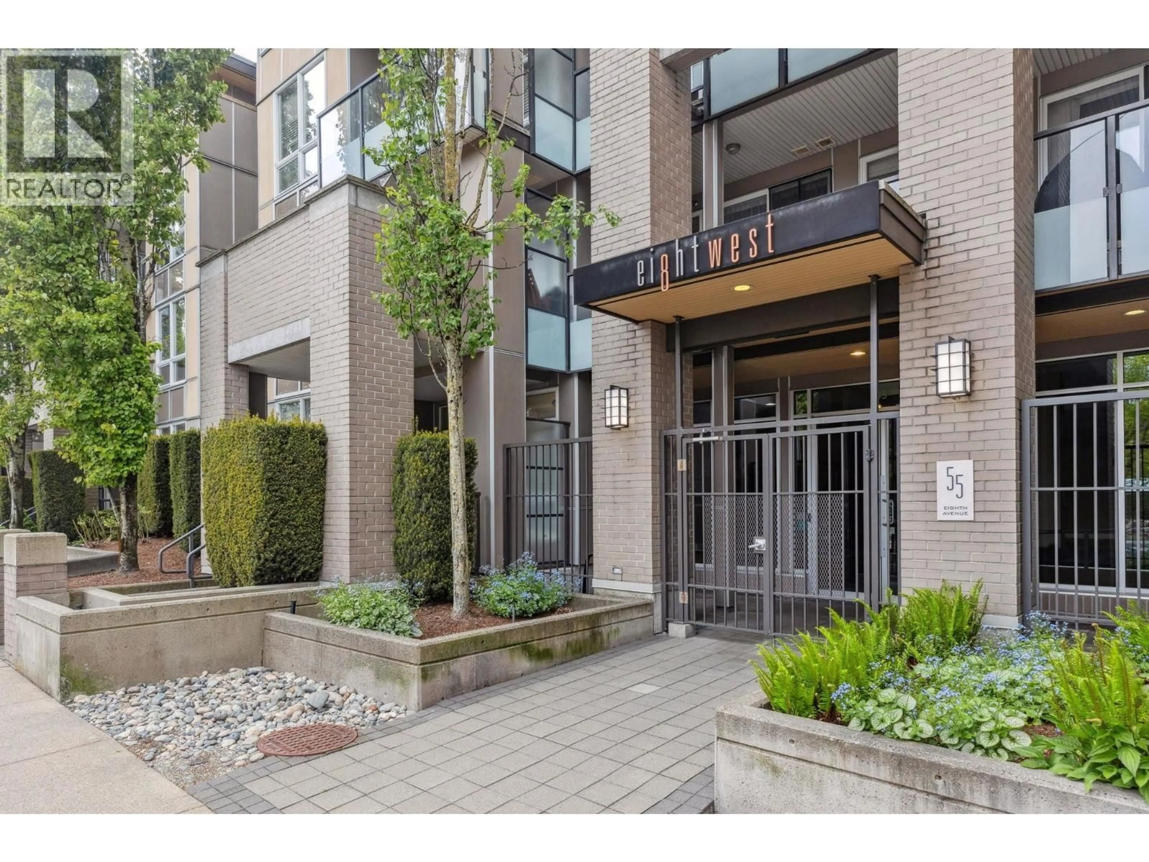 Indoor entryway for 316 - 55 EIGHTH AVENUE, New Westminster British Columbia V3L0E8