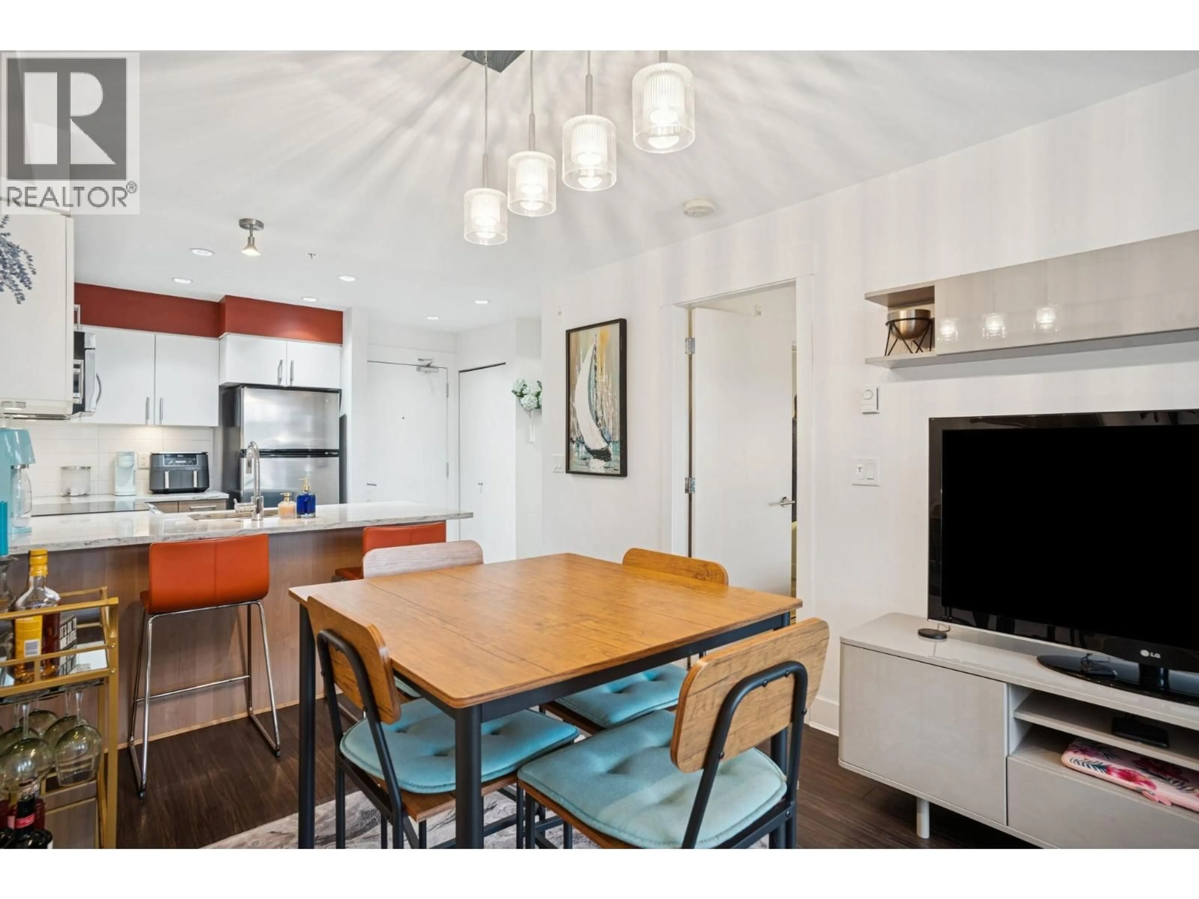 Open concept kitchen, wood/laminate floor for 316 - 55 EIGHTH AVENUE, New Westminster British Columbia V3L0E8
