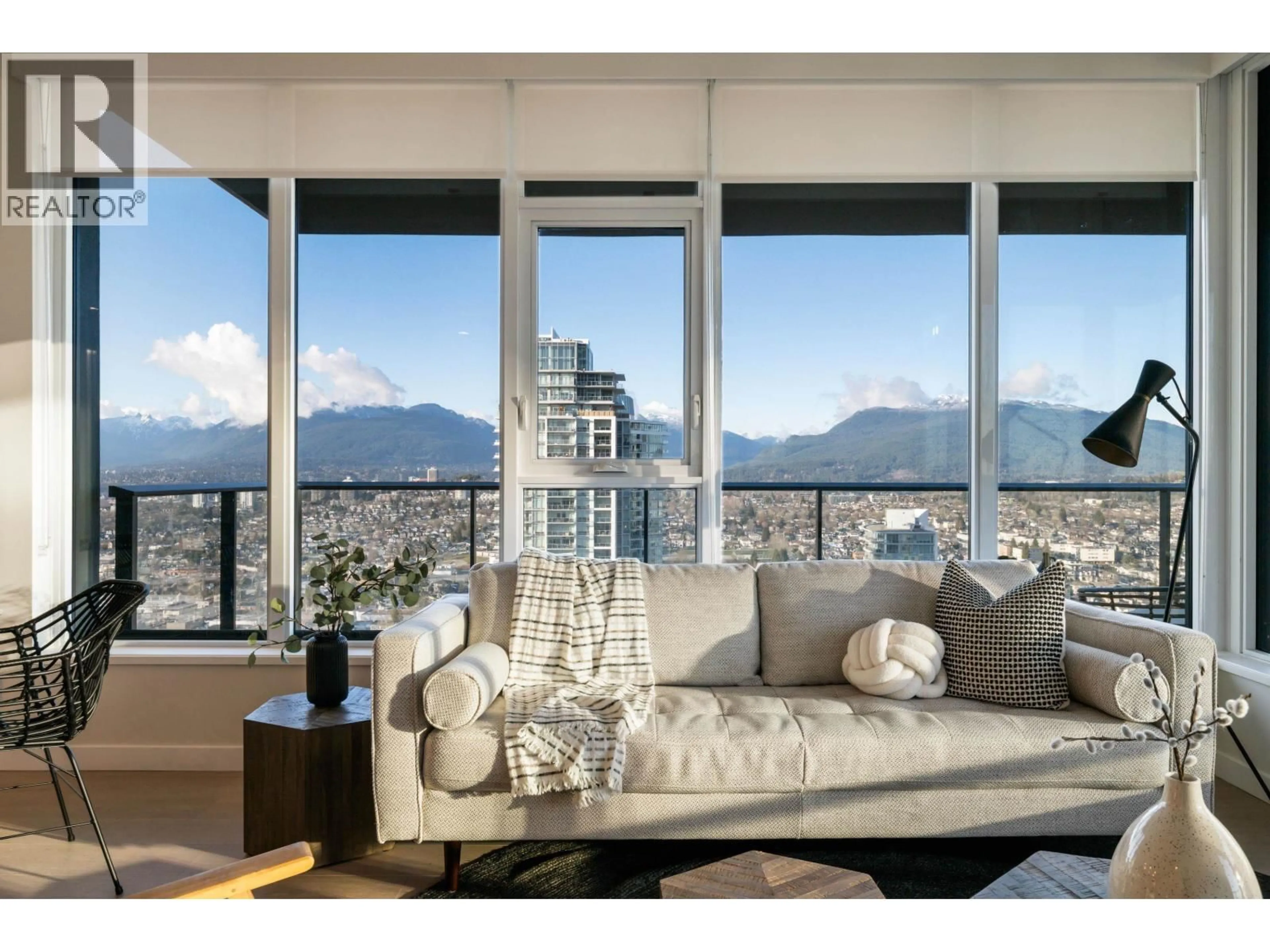 Living room with furniture, unknown for 4101 - 2108 GILMORE AVENUE, Burnaby British Columbia V5C0N8