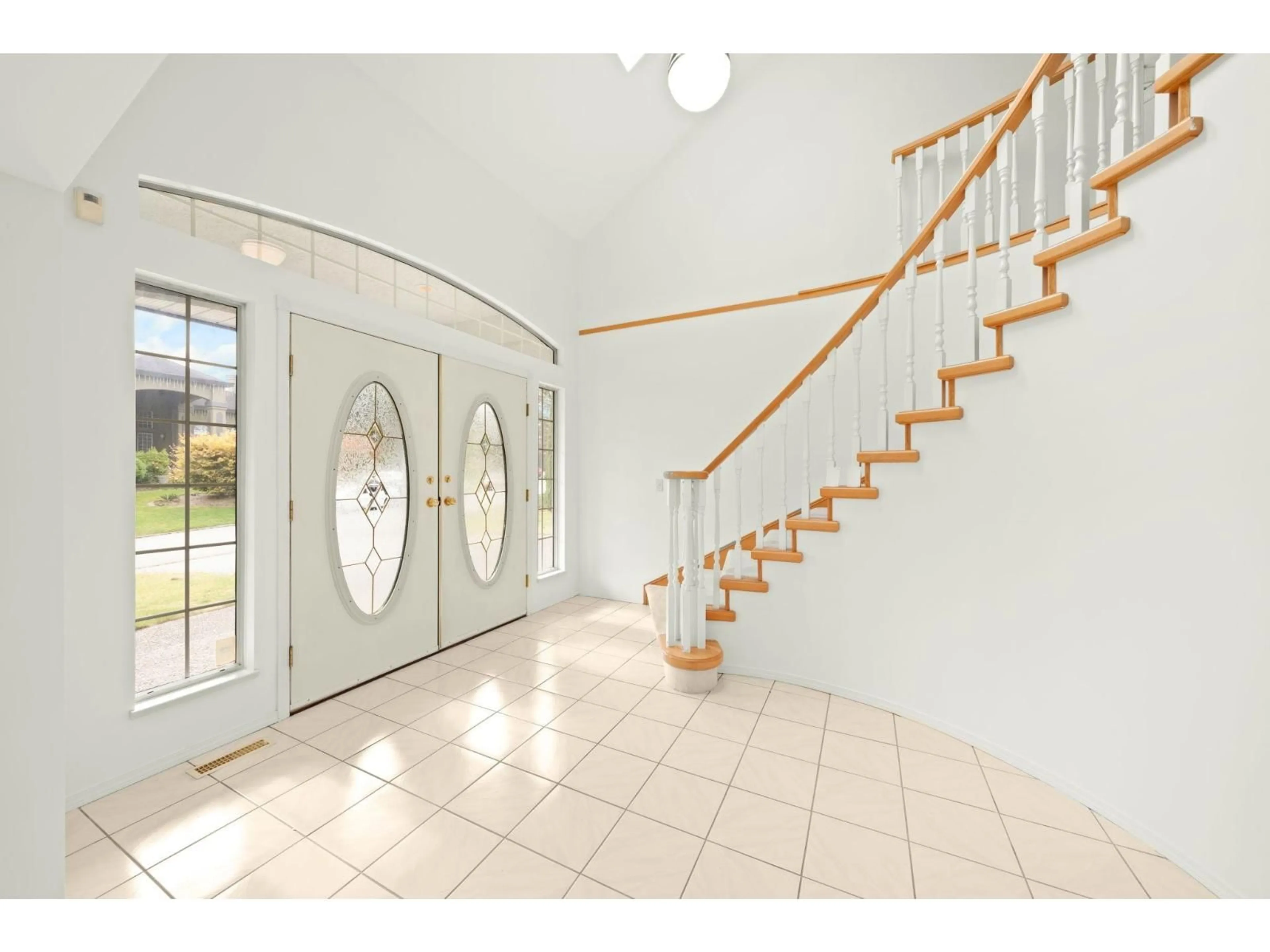 Indoor foyer for 15145 75A, Surrey British Columbia V3S8B4