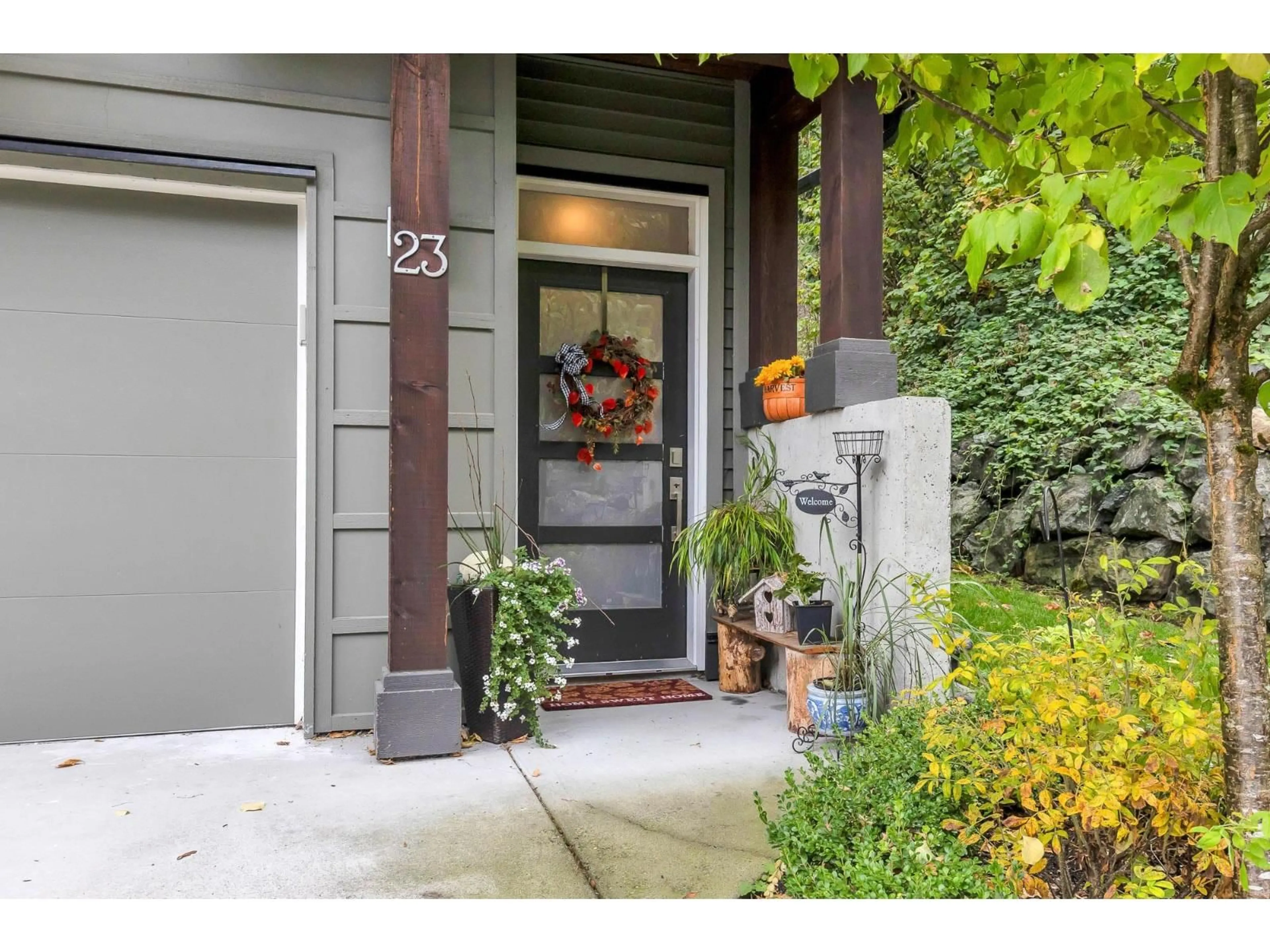 Indoor entryway for 23 - 43680 CHILLIWACK MOUNTAIN ROAD, Chilliwack British Columbia V2R6A6