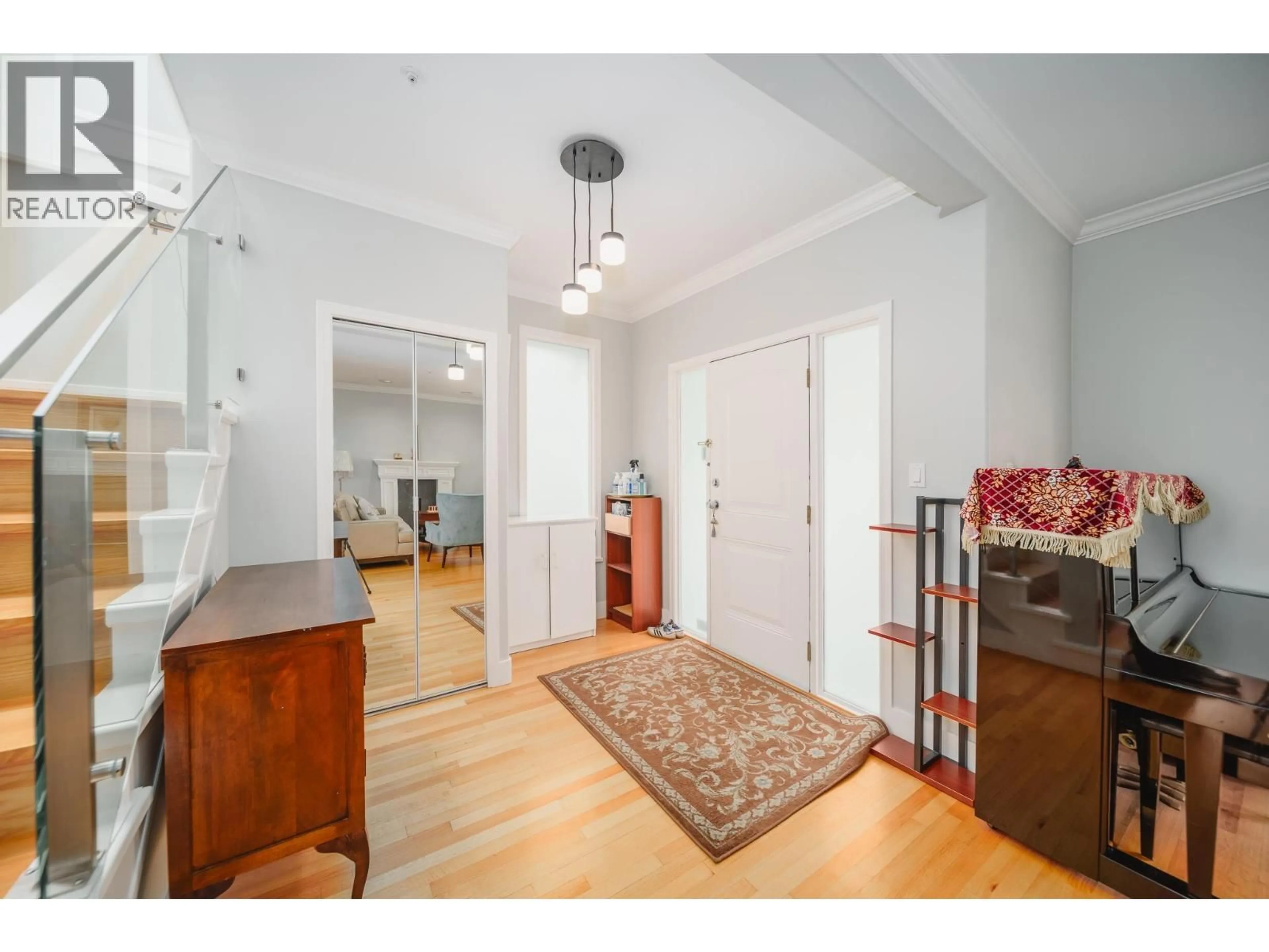 Indoor entryway for 2726 42ND AVENUE, Vancouver British Columbia V6N3G5