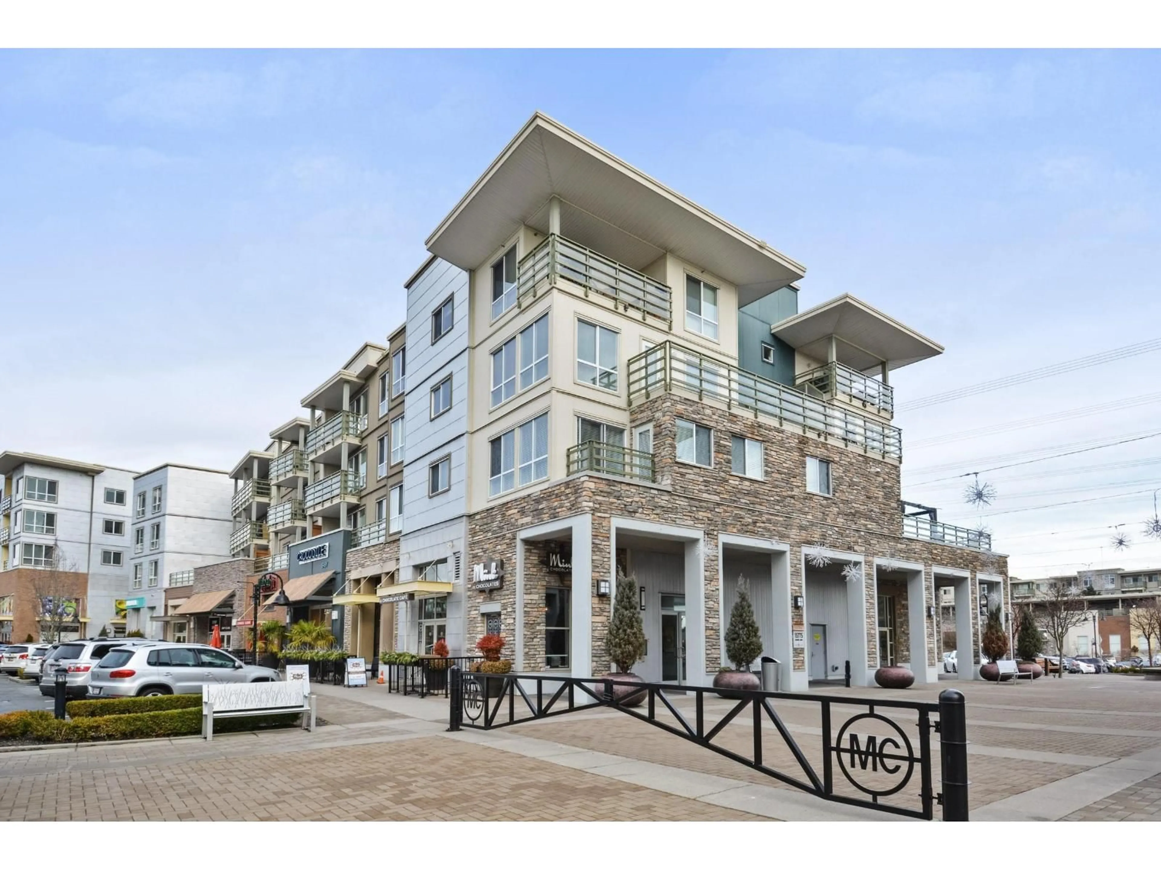 Patio, building for 311 - 15775 CROYDON, Surrey British Columbia V3Z2L6