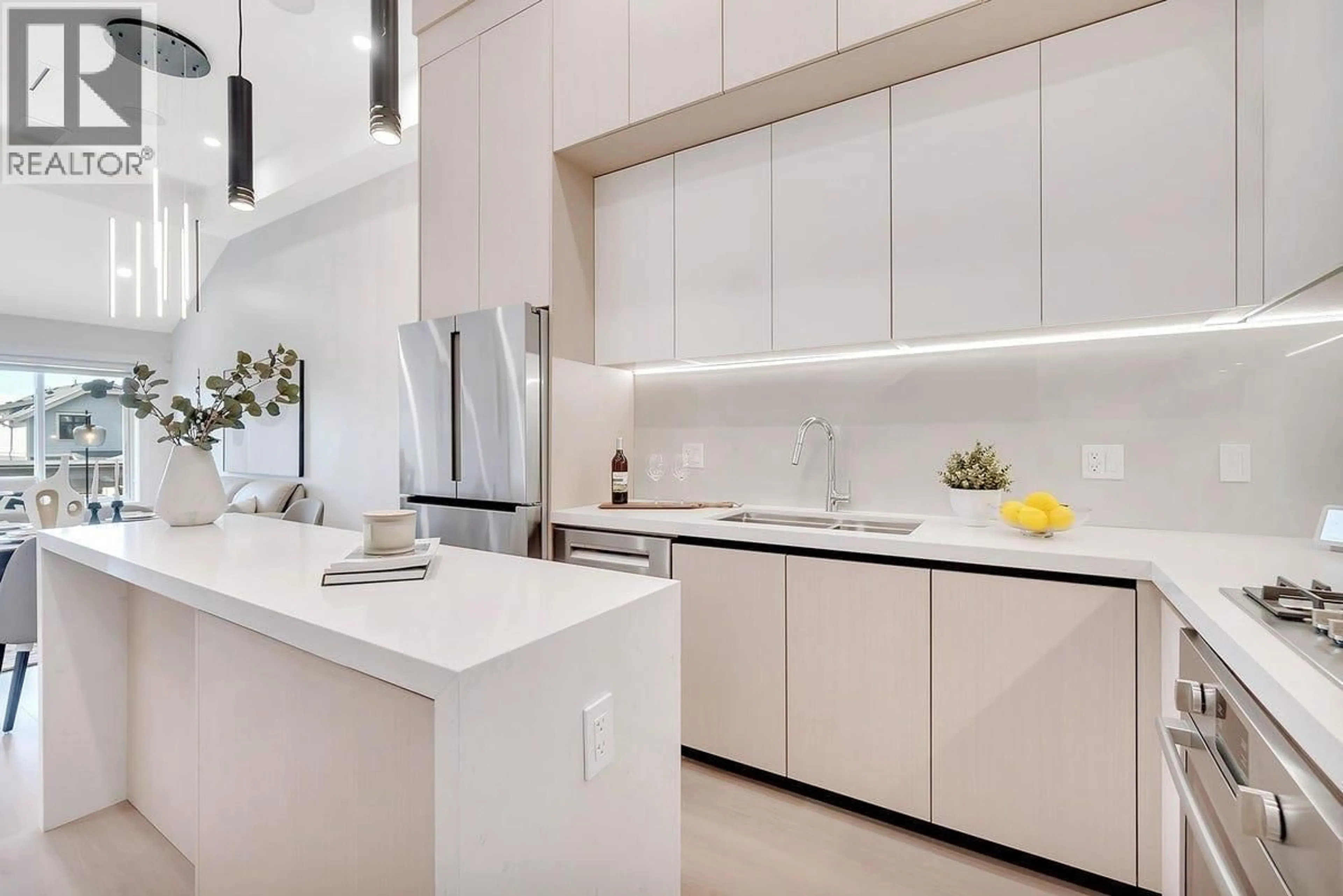 Contemporary kitchen, ceramic/tile floor for 102 - 914 ROCHESTER AVENUE, Coquitlam British Columbia V3K2W6