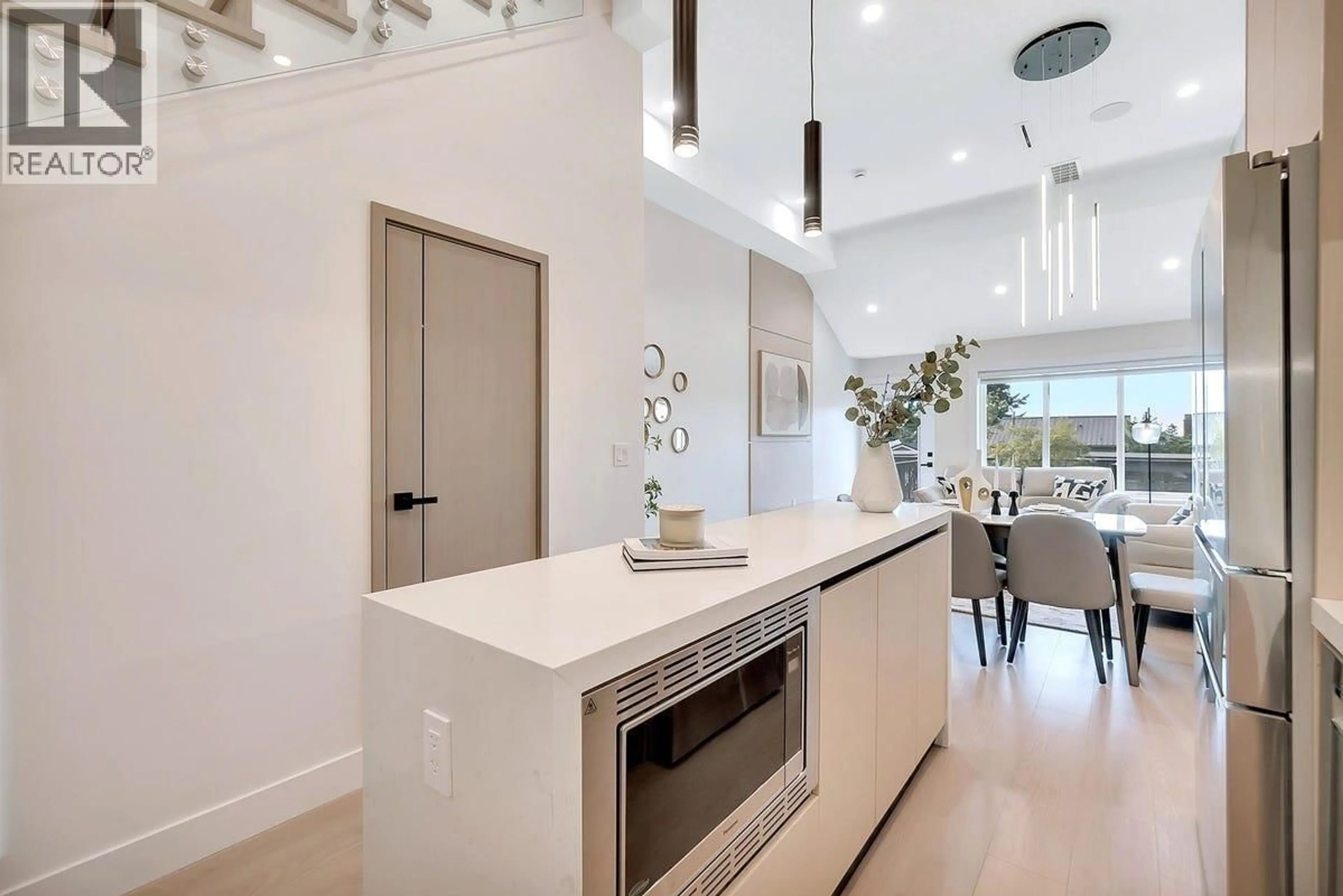 Contemporary kitchen, ceramic/tile floor for 102 - 914 ROCHESTER AVENUE, Coquitlam British Columbia V3K2W6