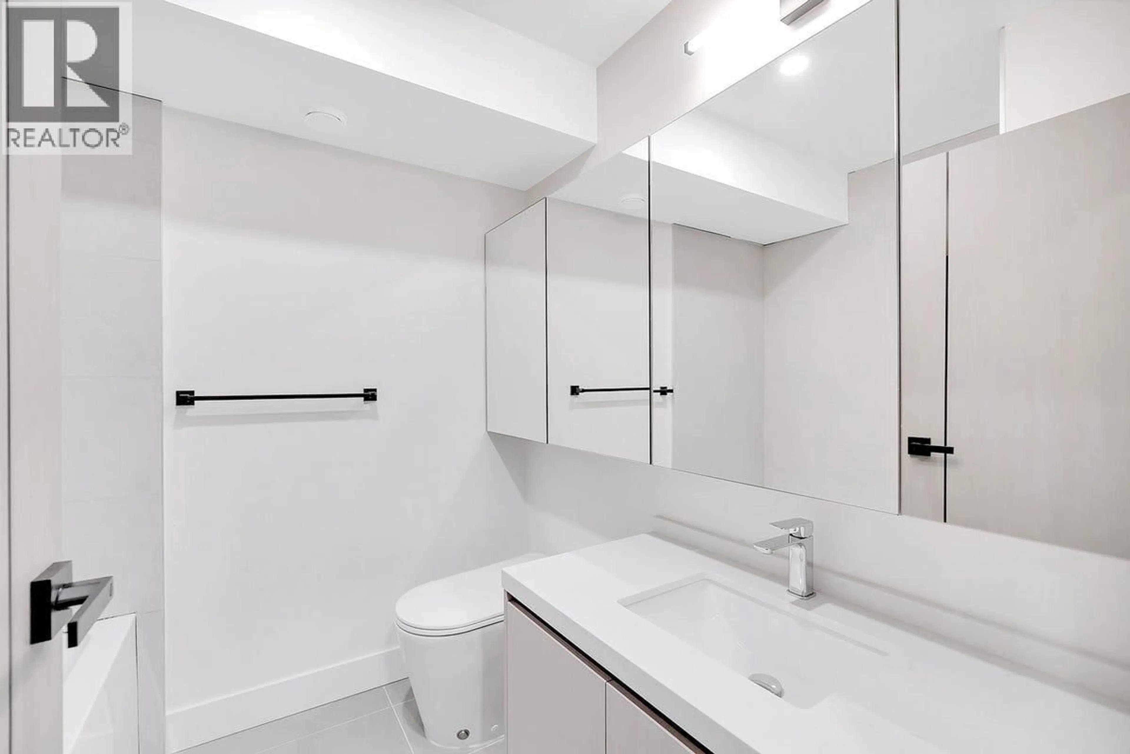 Standard bathroom, unknown for 102 - 914 ROCHESTER AVENUE, Coquitlam British Columbia V3K2W6