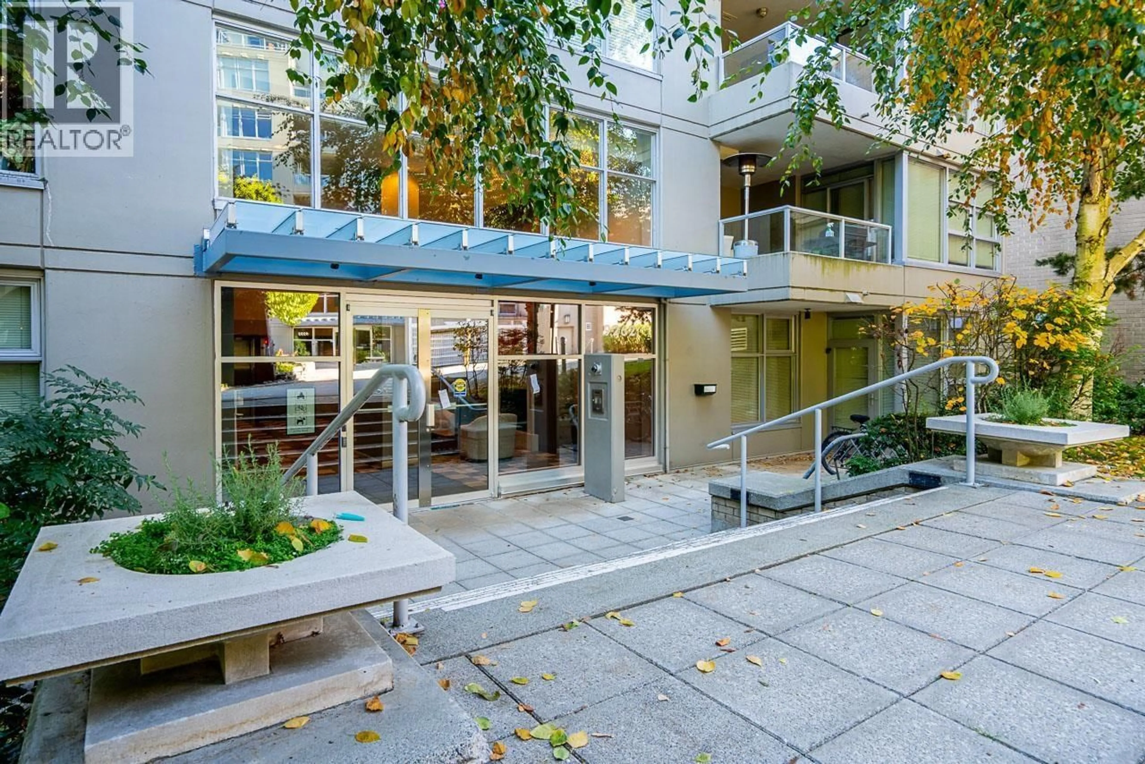 Unknown for 301 - 9262 UNIVERSITY CRESCENT, Burnaby British Columbia V5A0A4