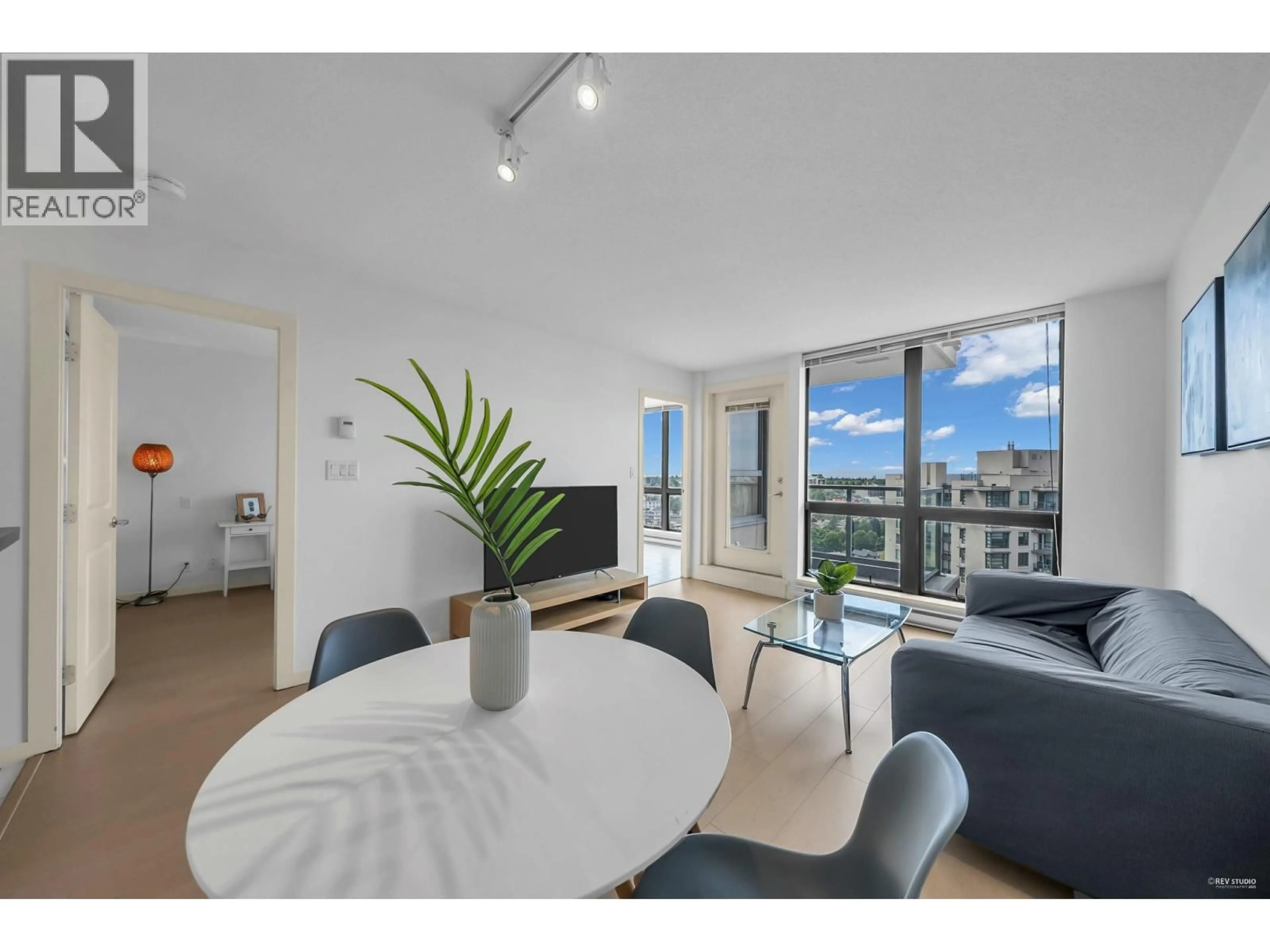 A pic of a room for 2008 - 3663 CROWLEY DRIVE, Vancouver British Columbia V5R6H4