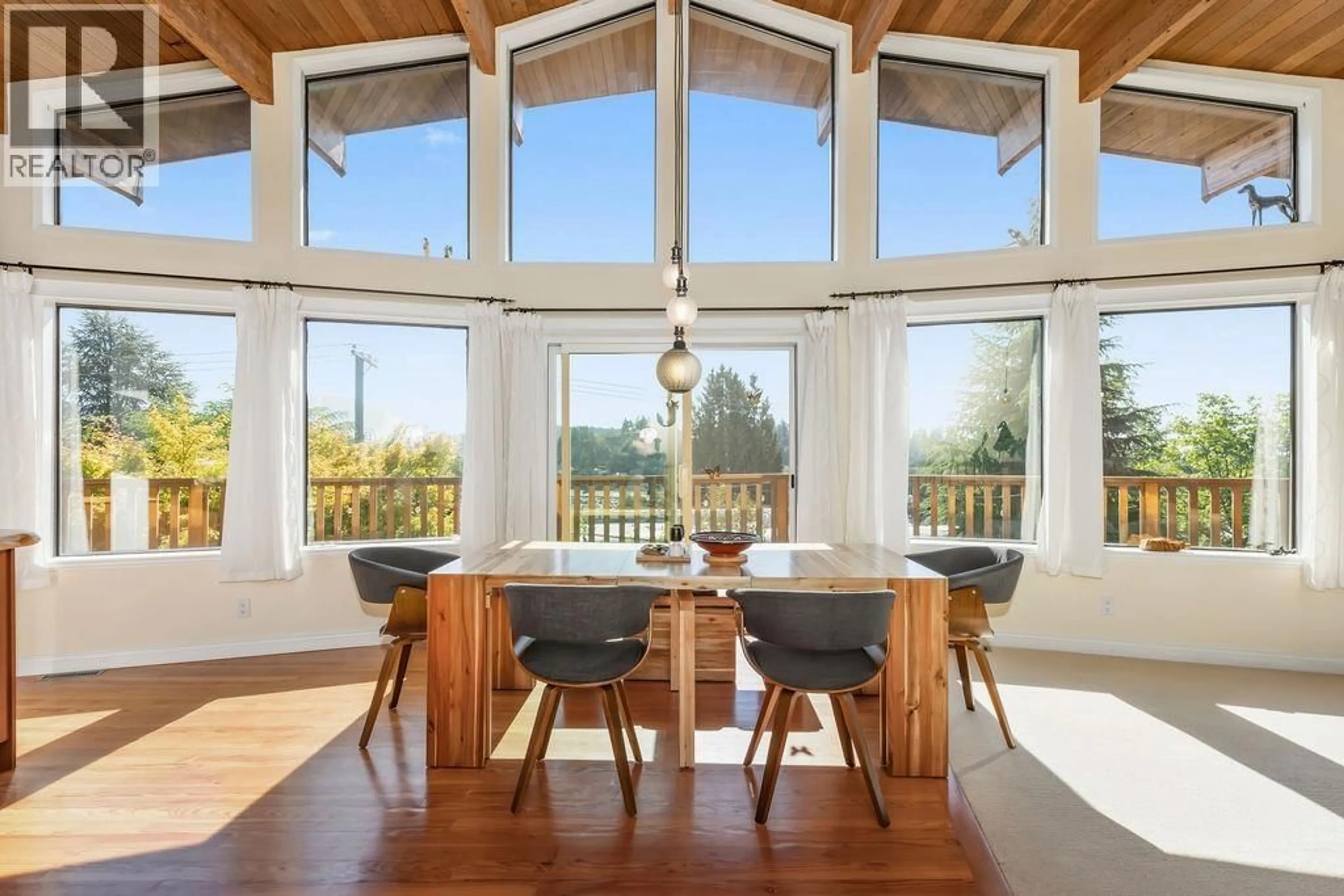 Dining room, wood/laminate floor for 477 FLETCHER ROAD, Gibsons British Columbia V0N1V3