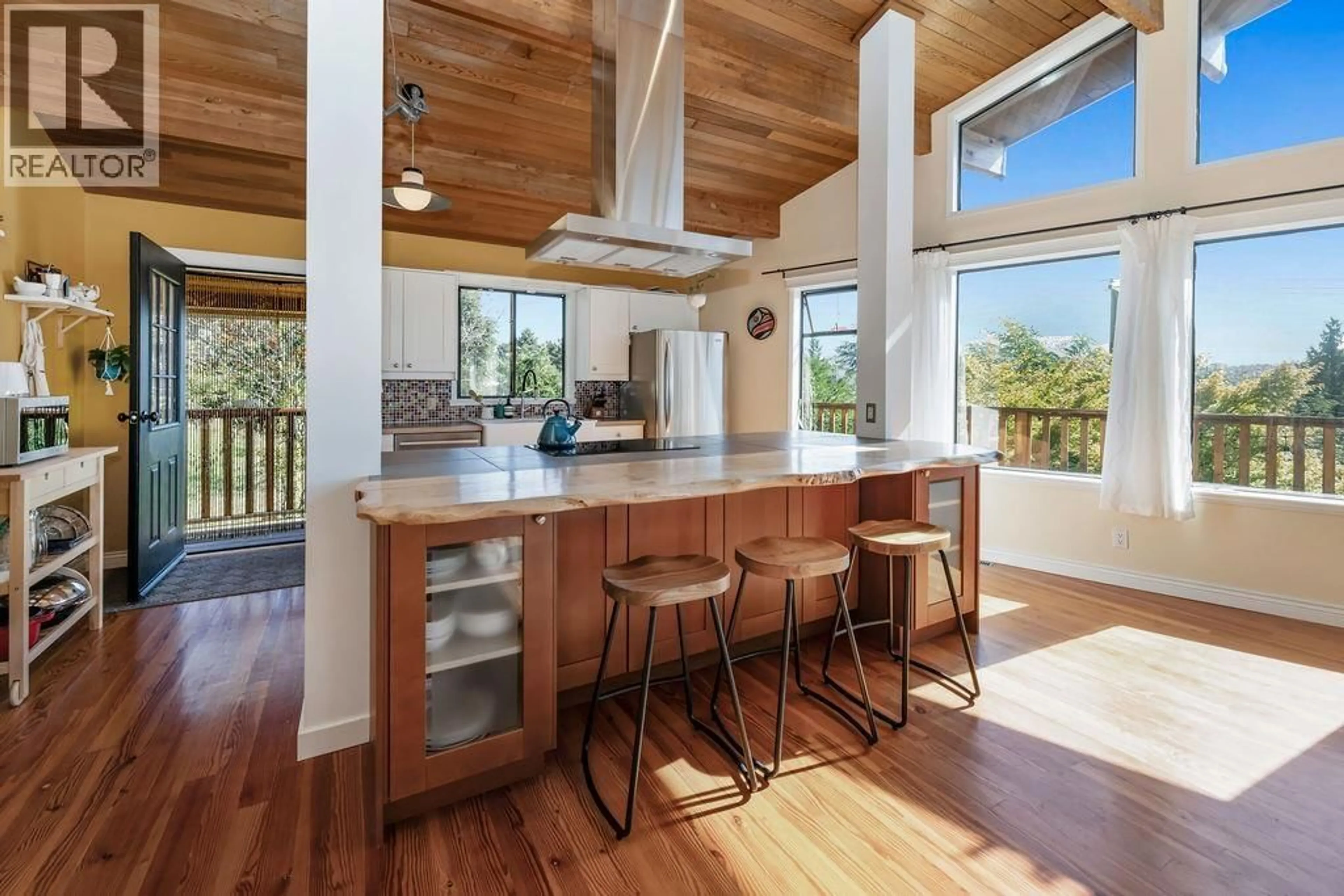 Open concept kitchen, ceramic/tile floor for 477 FLETCHER ROAD, Gibsons British Columbia V0N1V3