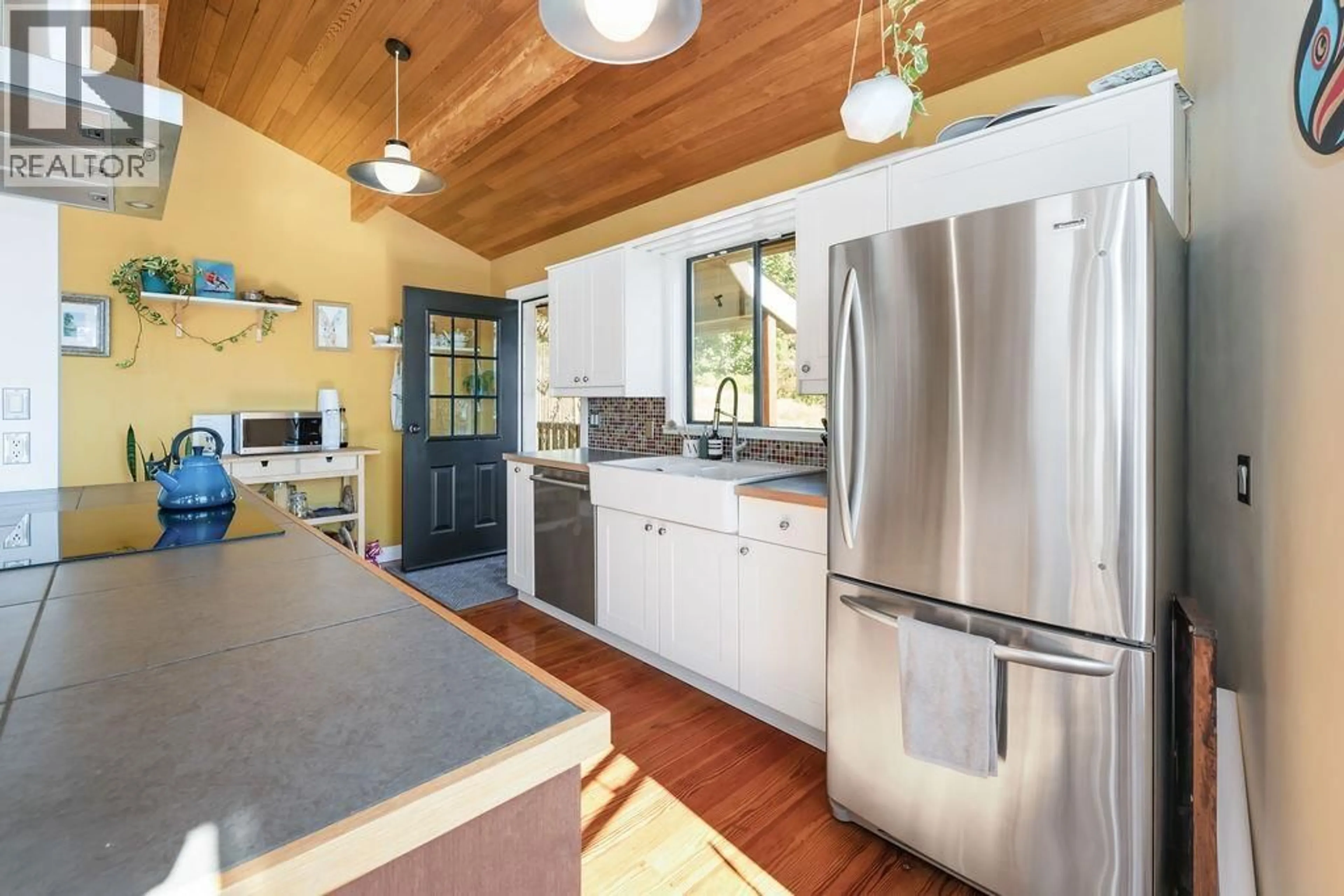 Open concept kitchen, unknown for 477 FLETCHER ROAD, Gibsons British Columbia V0N1V3