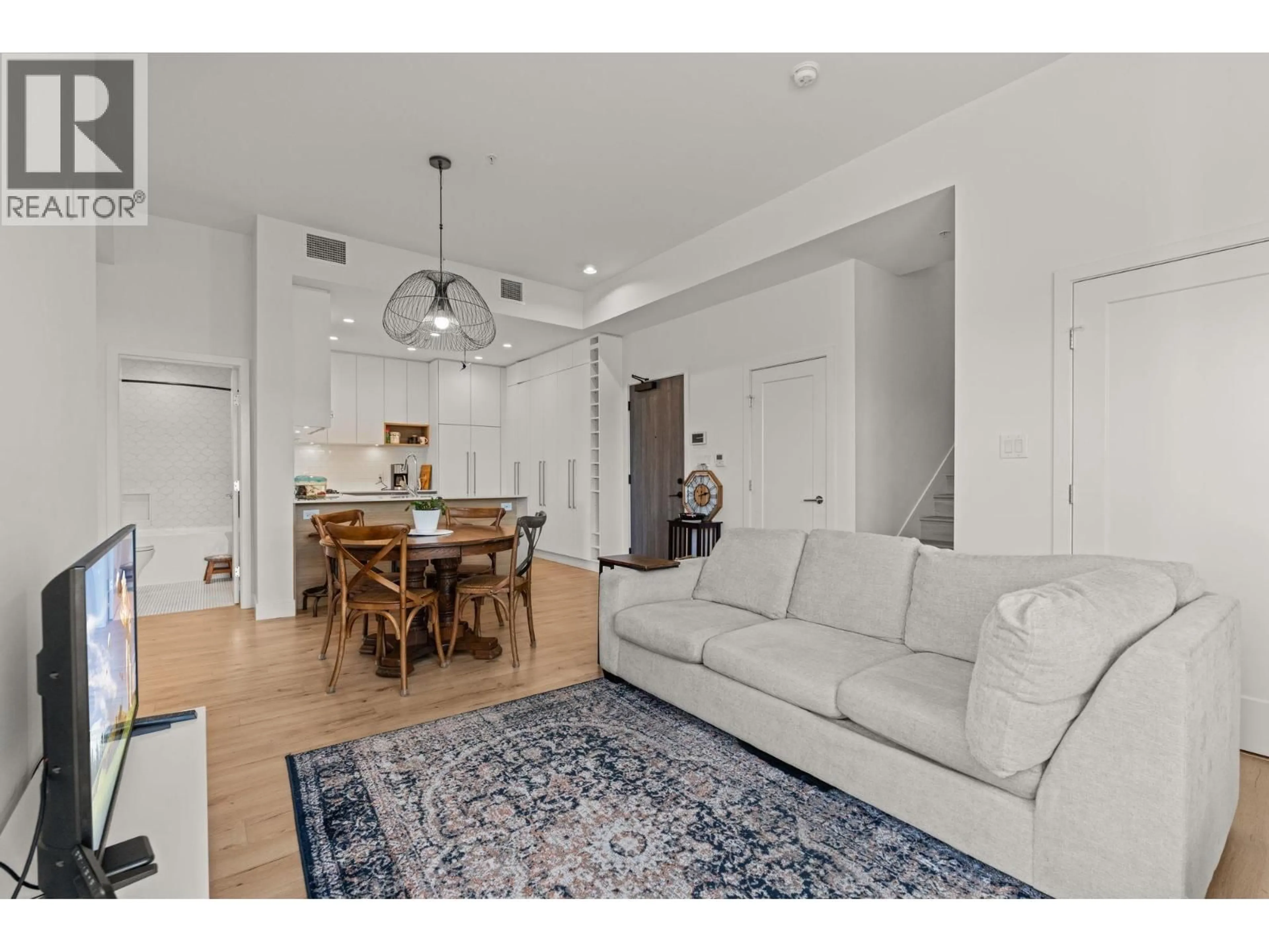 Living room with furniture, unknown for 612 - 3131 MURRAY STREET, Port Moody British Columbia V3H0L9
