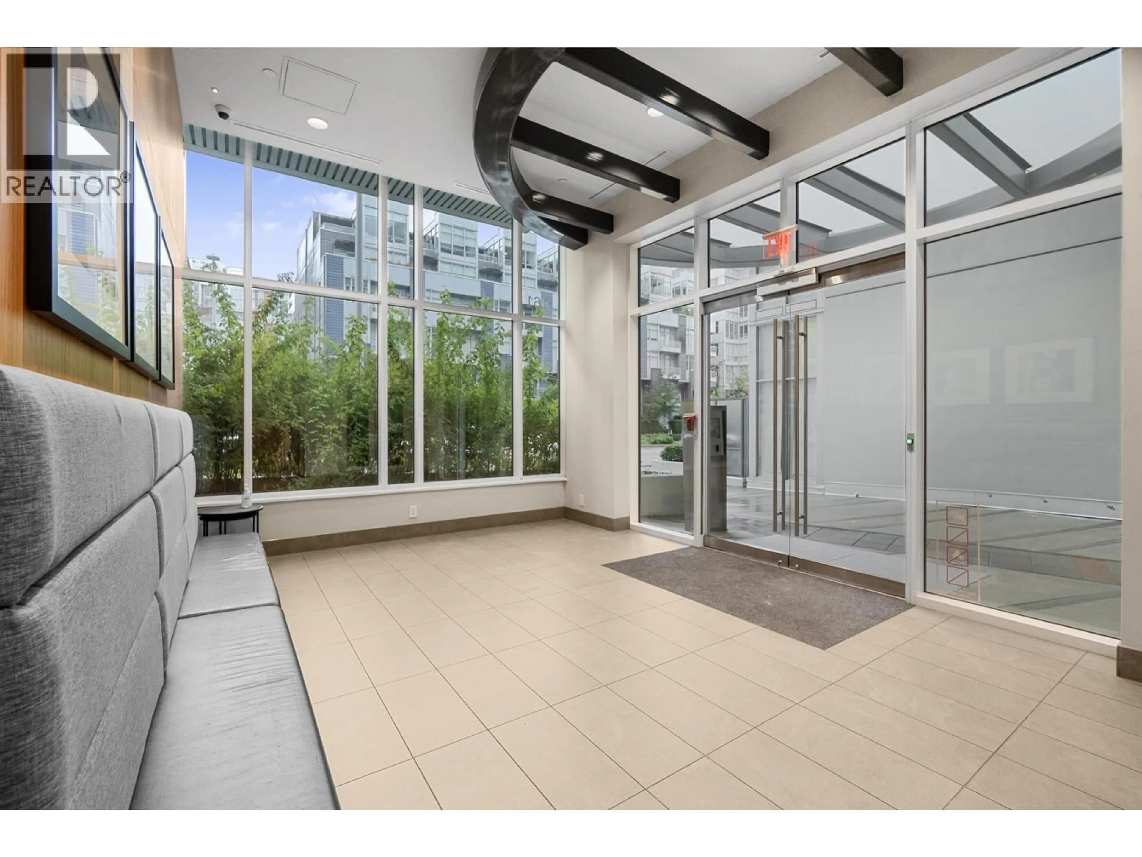 Indoor foyer for 606 - 161 1ST AVENUE, Vancouver British Columbia V6A0G1