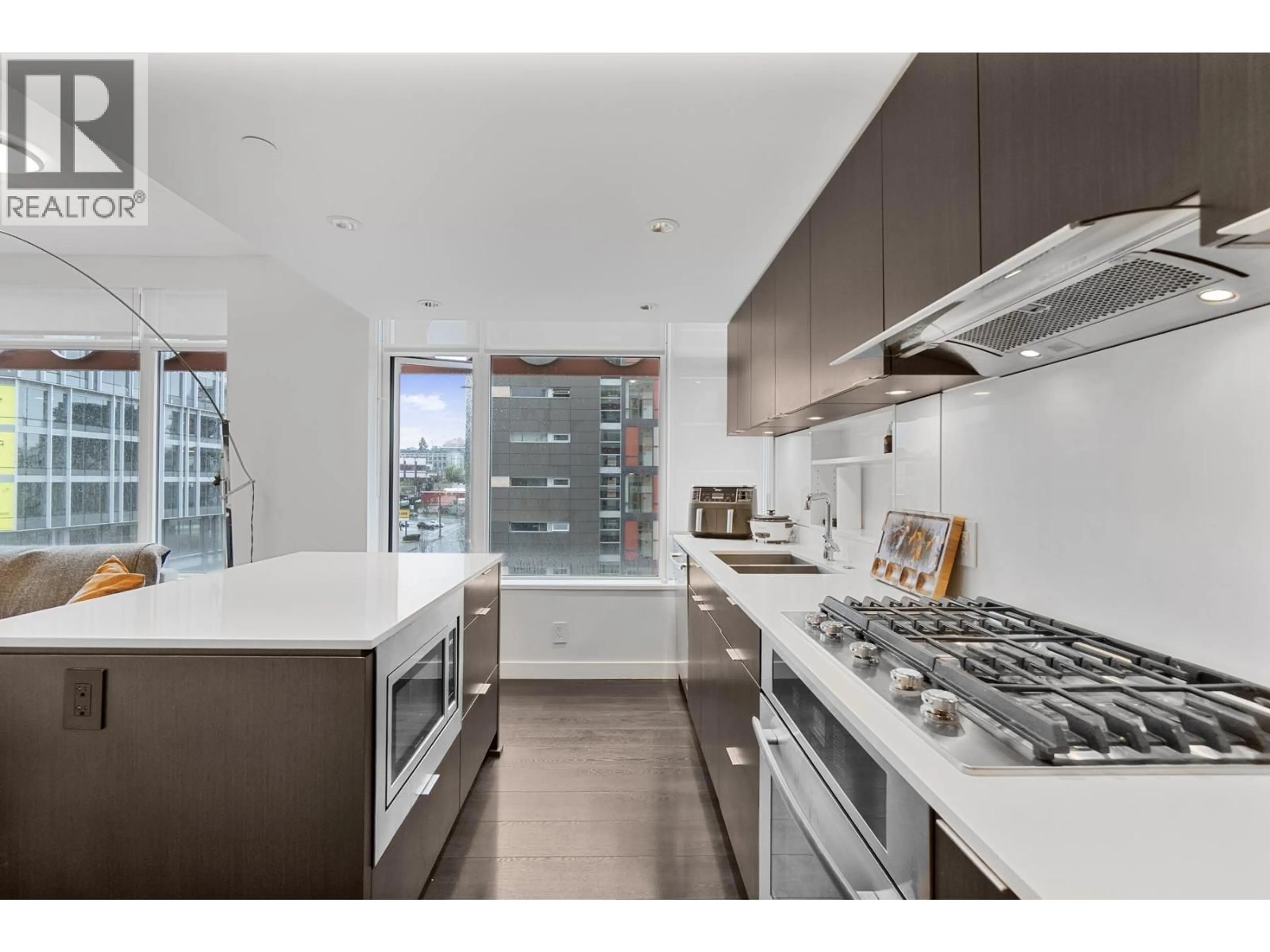 Contemporary kitchen, ceramic/tile floor for 606 - 161 1ST AVENUE, Vancouver British Columbia V6A0G1