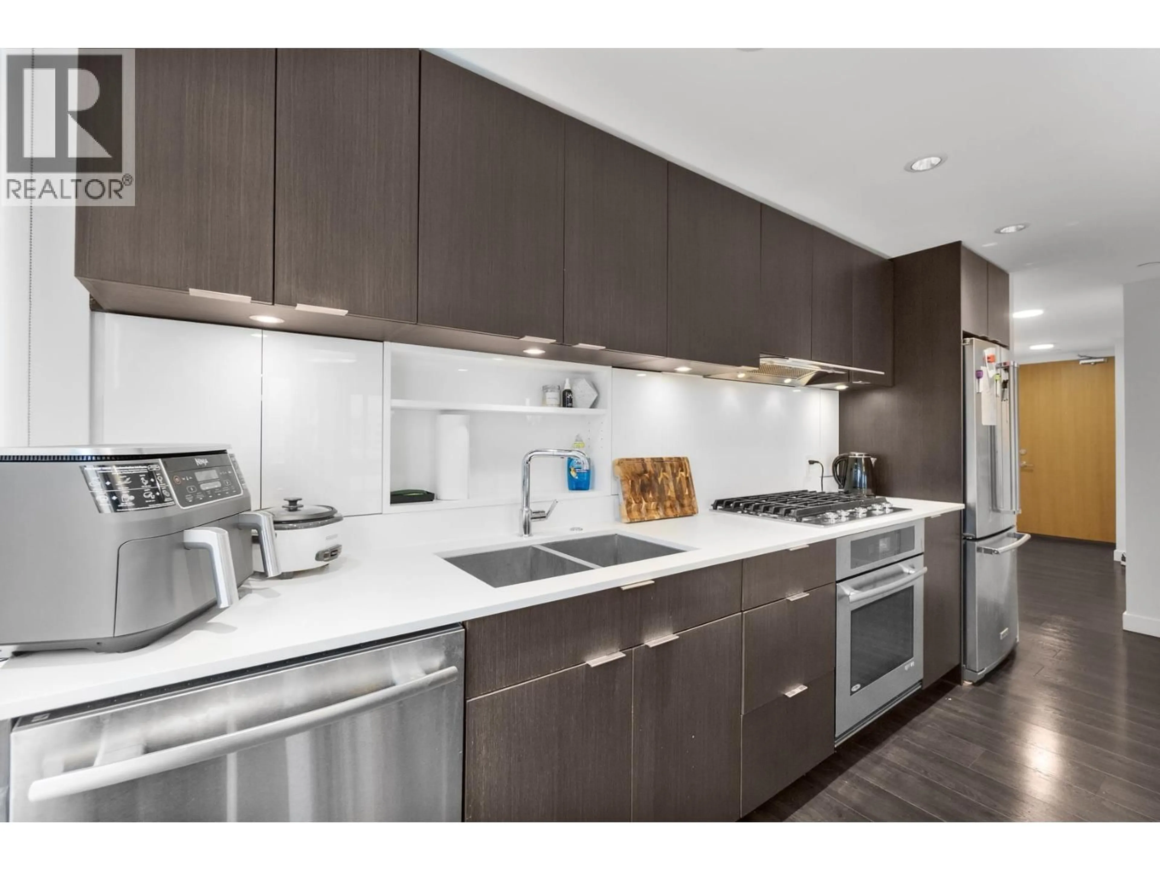 Standard kitchen, unknown for 606 - 161 1ST AVENUE, Vancouver British Columbia V6A0G1