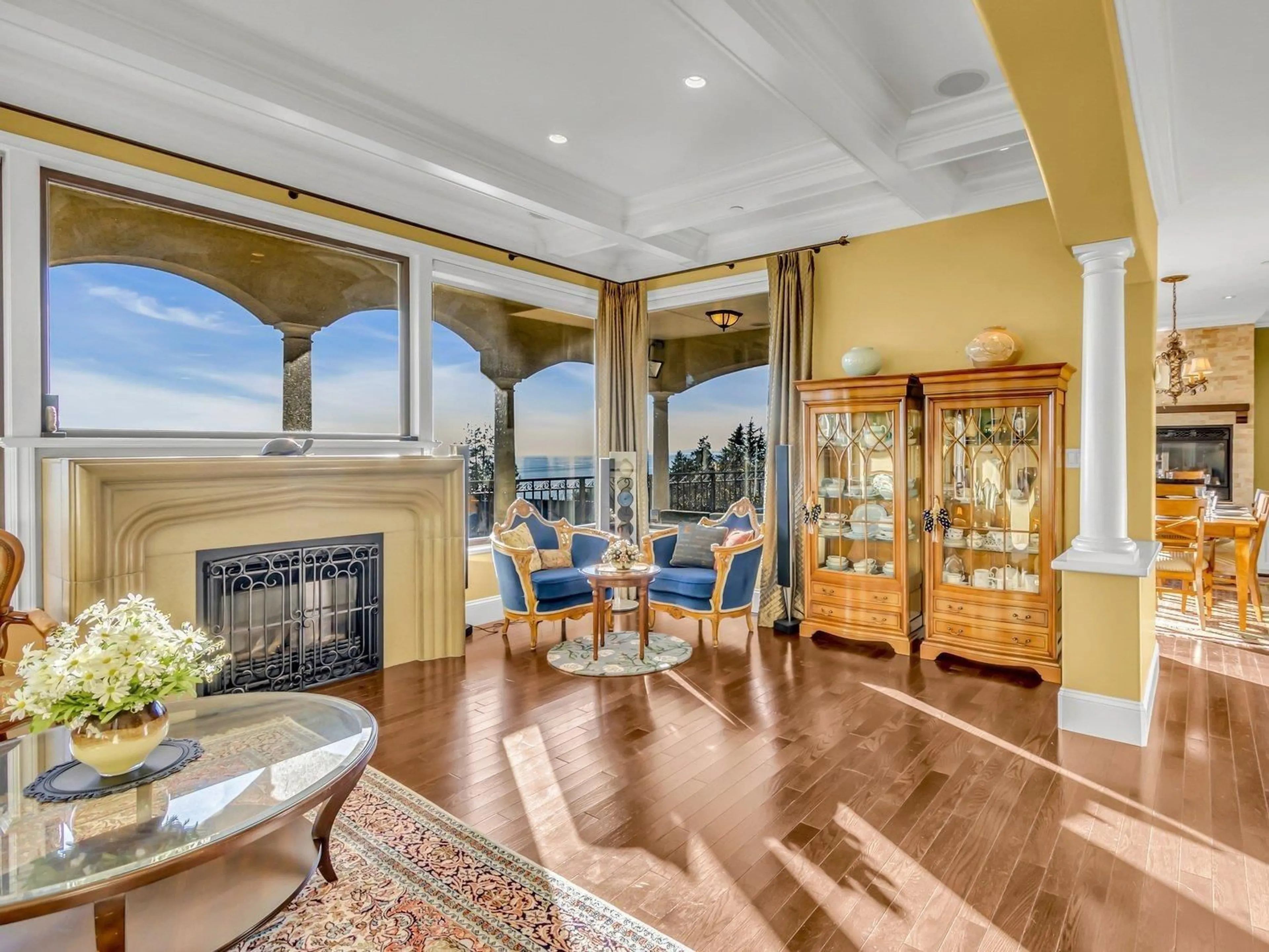 Living room with furniture, unknown for 1375 KERFOOT, White Rock British Columbia V4B3L5