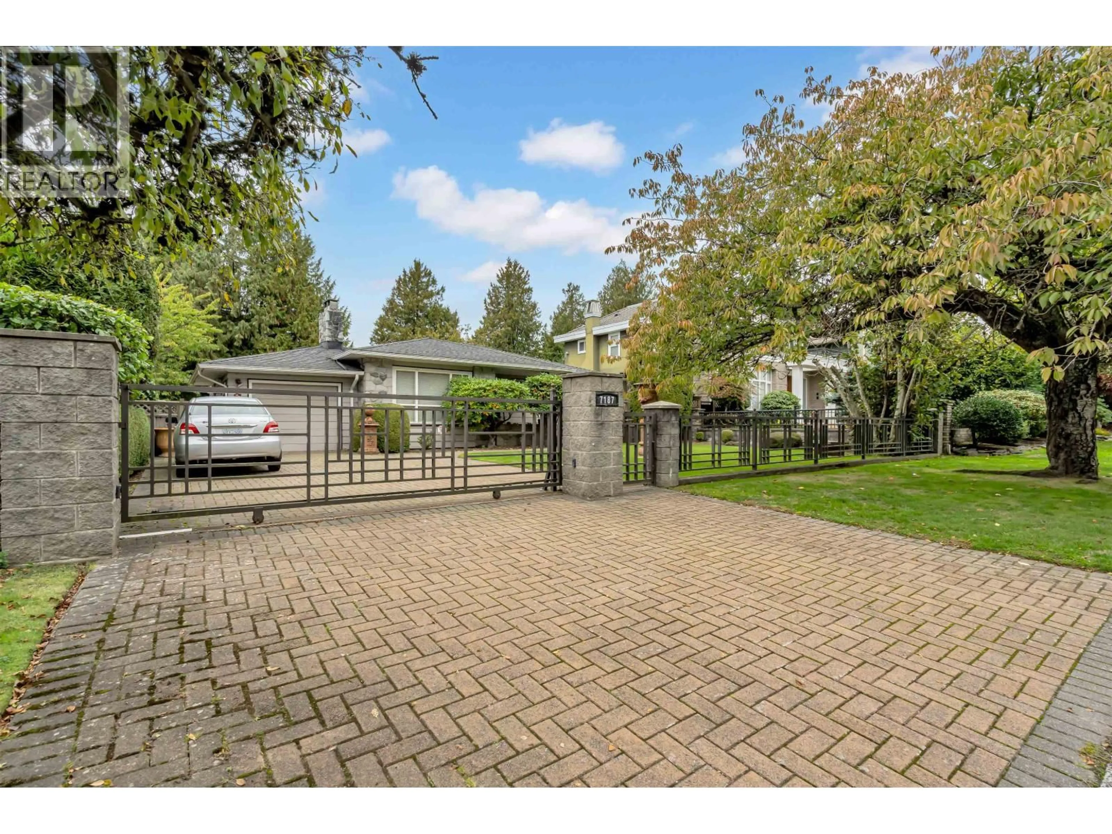 A pic from outside/outdoor area/front of a property/back of a property/a pic from drone, street for 7187 MARGUERITE STREET, Vancouver British Columbia V6P5G4