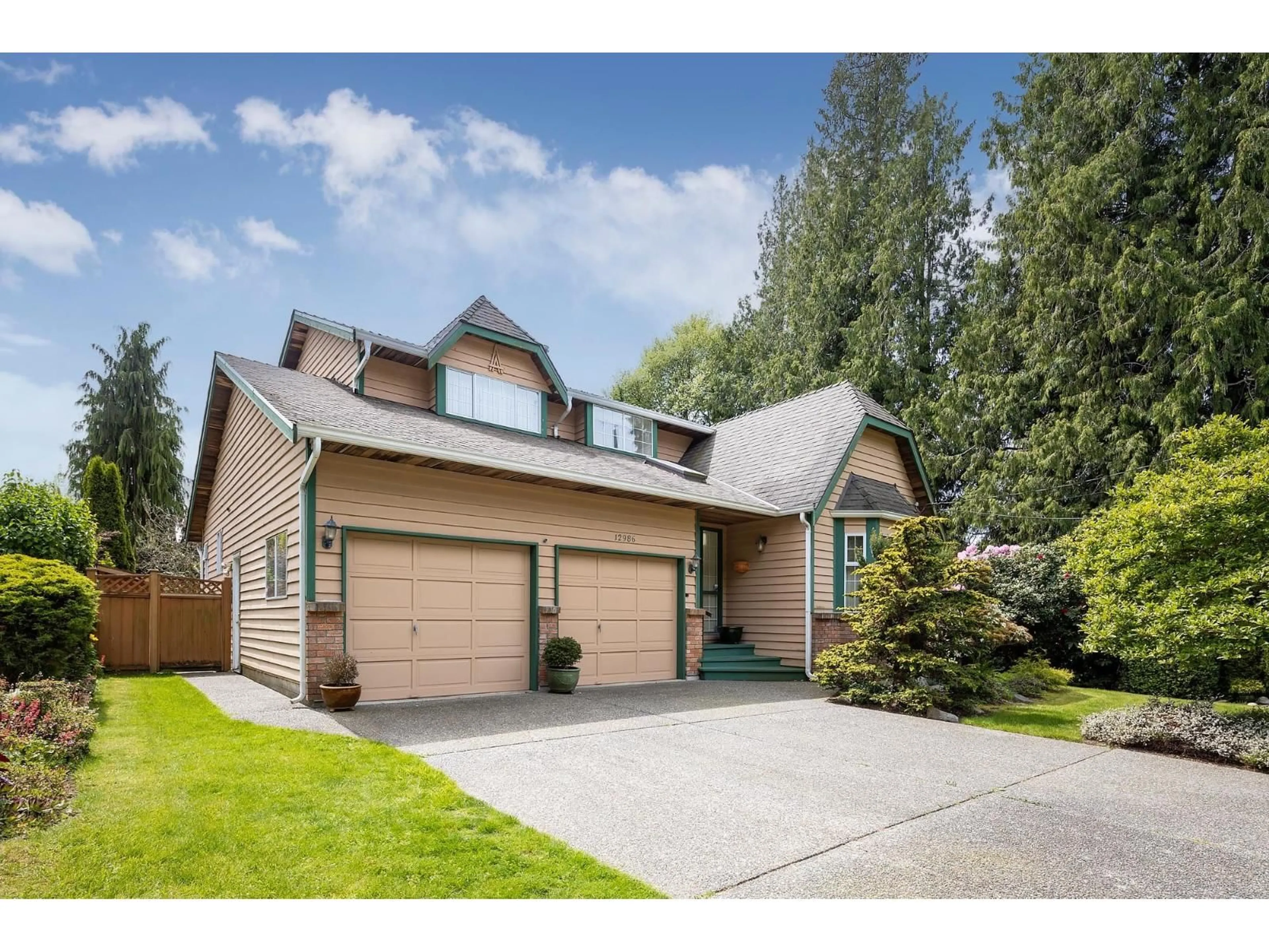 Home with vinyl exterior material, street for 12986 20, Surrey British Columbia V4A1Y9