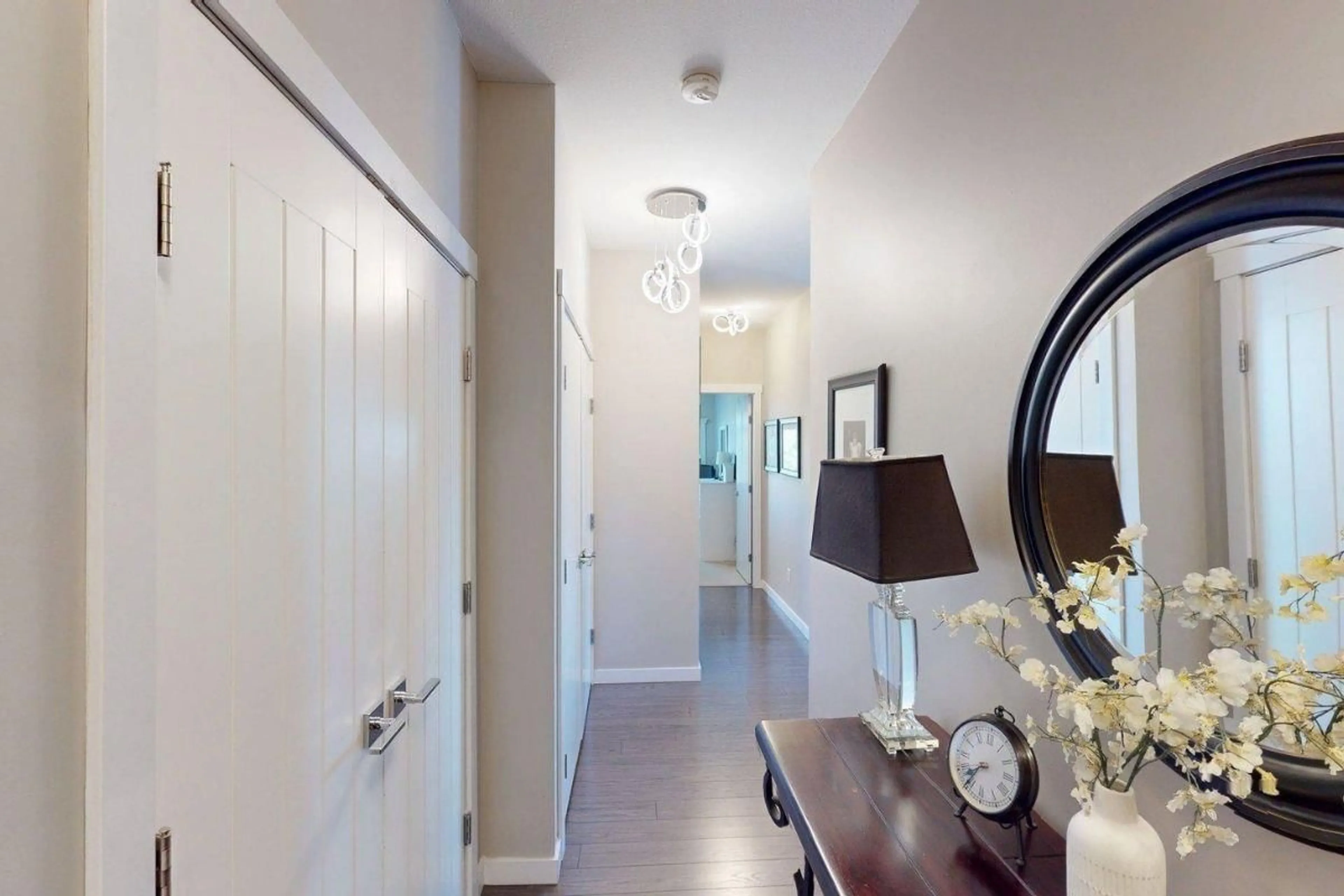 Indoor entryway for 507 - 2855 156, Surrey British Columbia V3Z3Y3