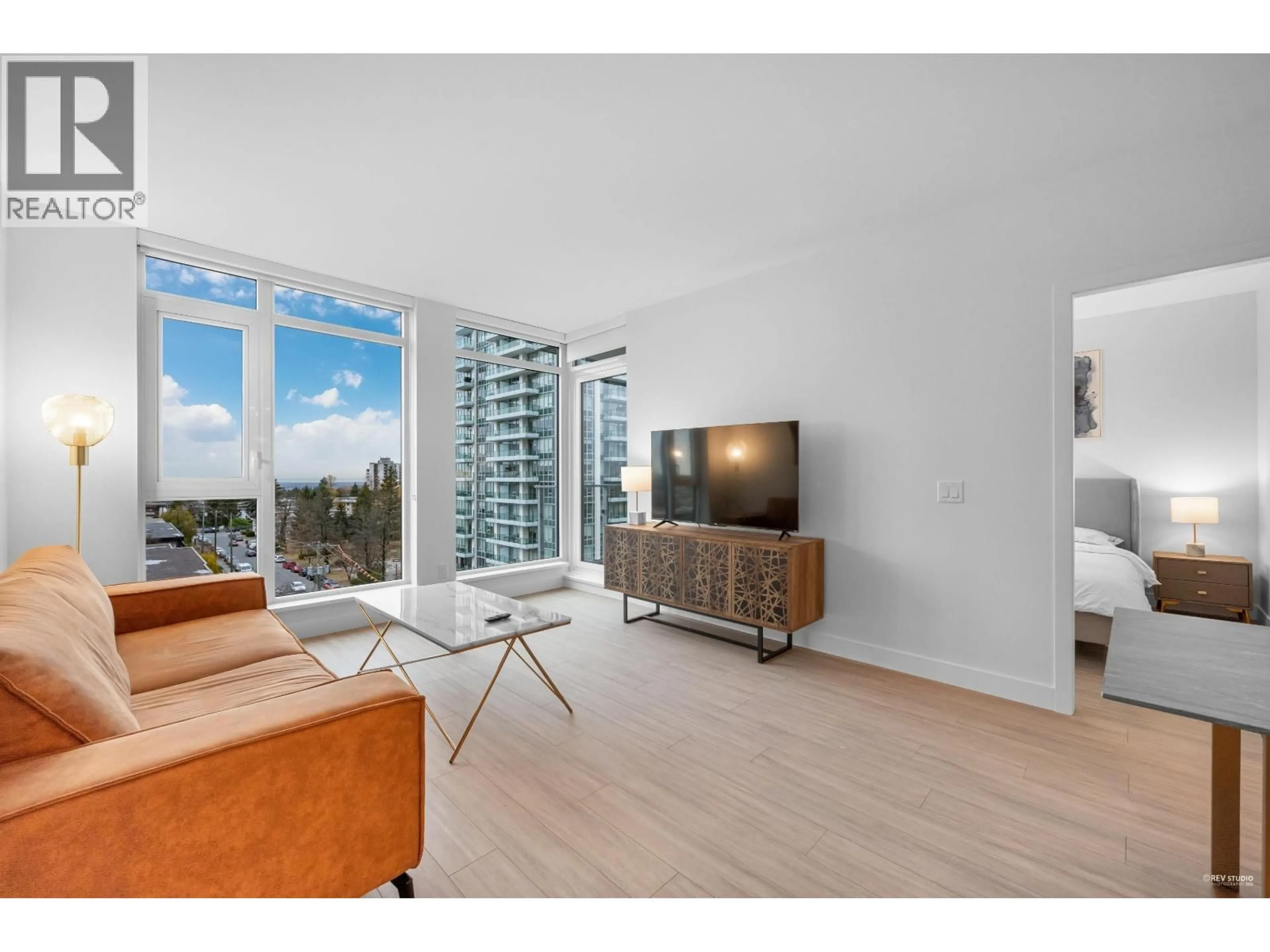 Living room with furniture, unknown for 703 - 6398 SILVER AVENUE, Burnaby British Columbia V5H0K7