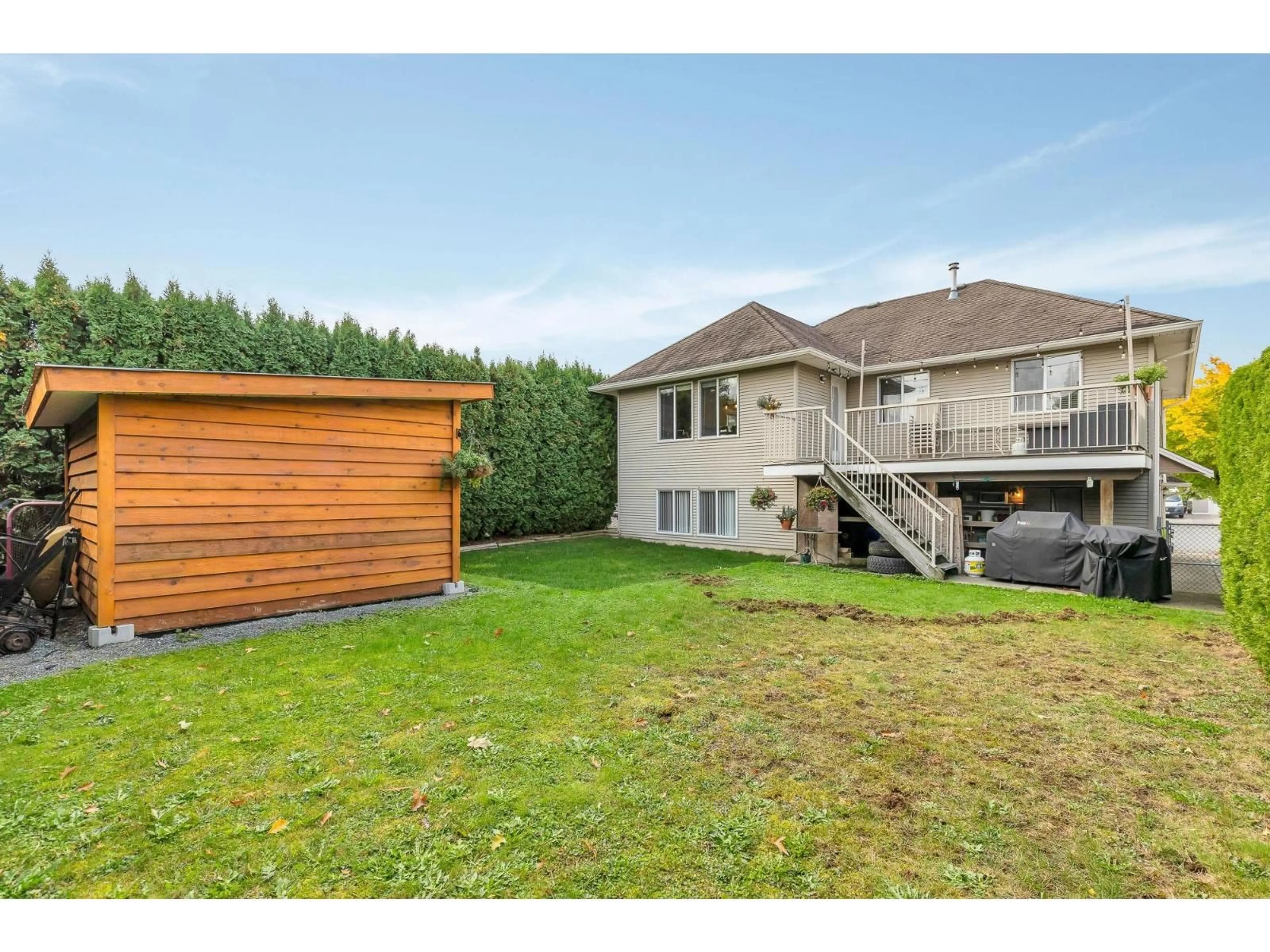 A pic from outside/outdoor area/front of a property/back of a property/a pic from drone, mountain view for 3550 STEELHEAD, Abbotsford British Columbia V2T6X2
