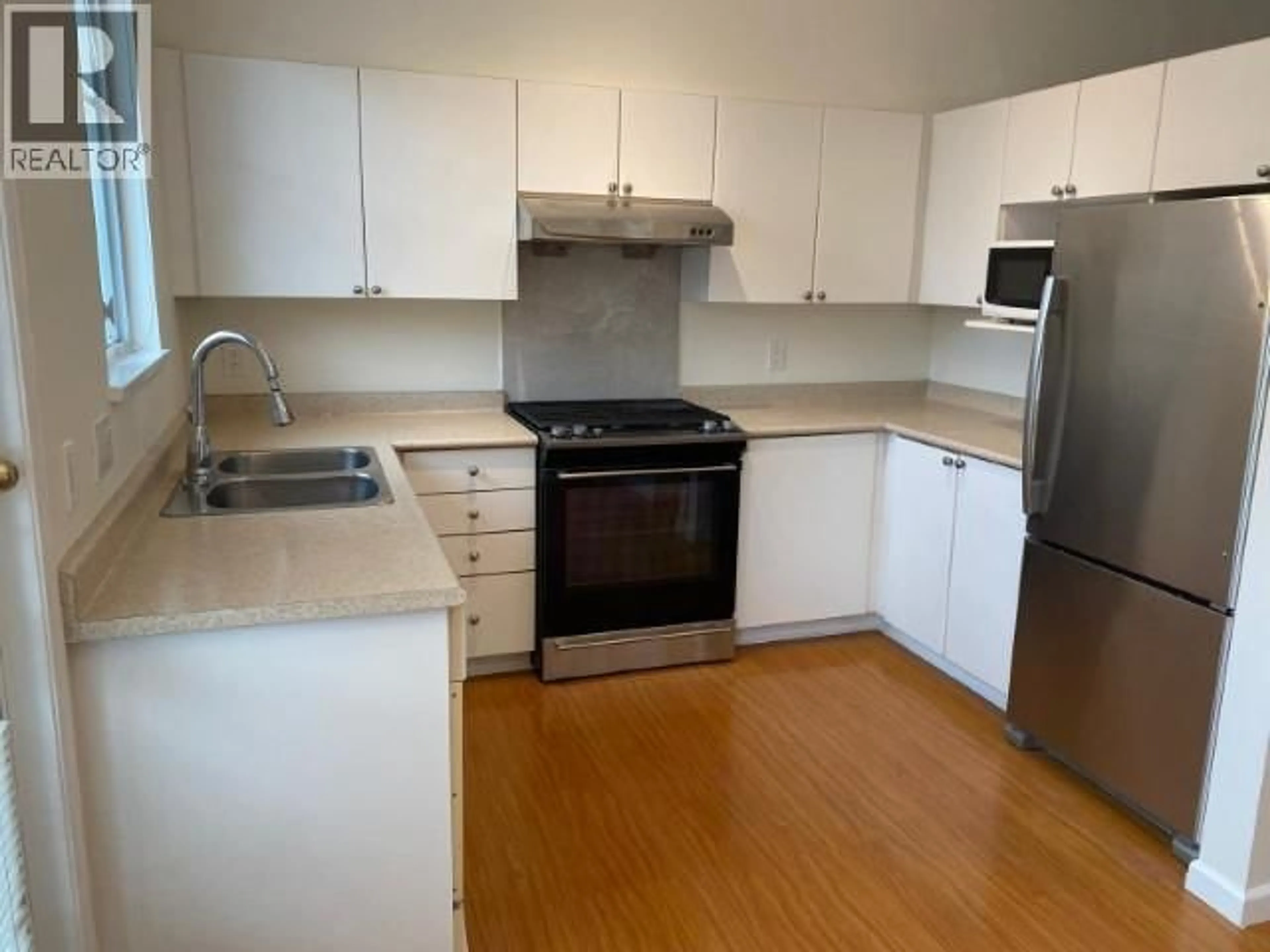 Standard kitchen, wood/laminate floor for 22 - 6111 NO. 1 ROAD, Richmond British Columbia V7C1T4