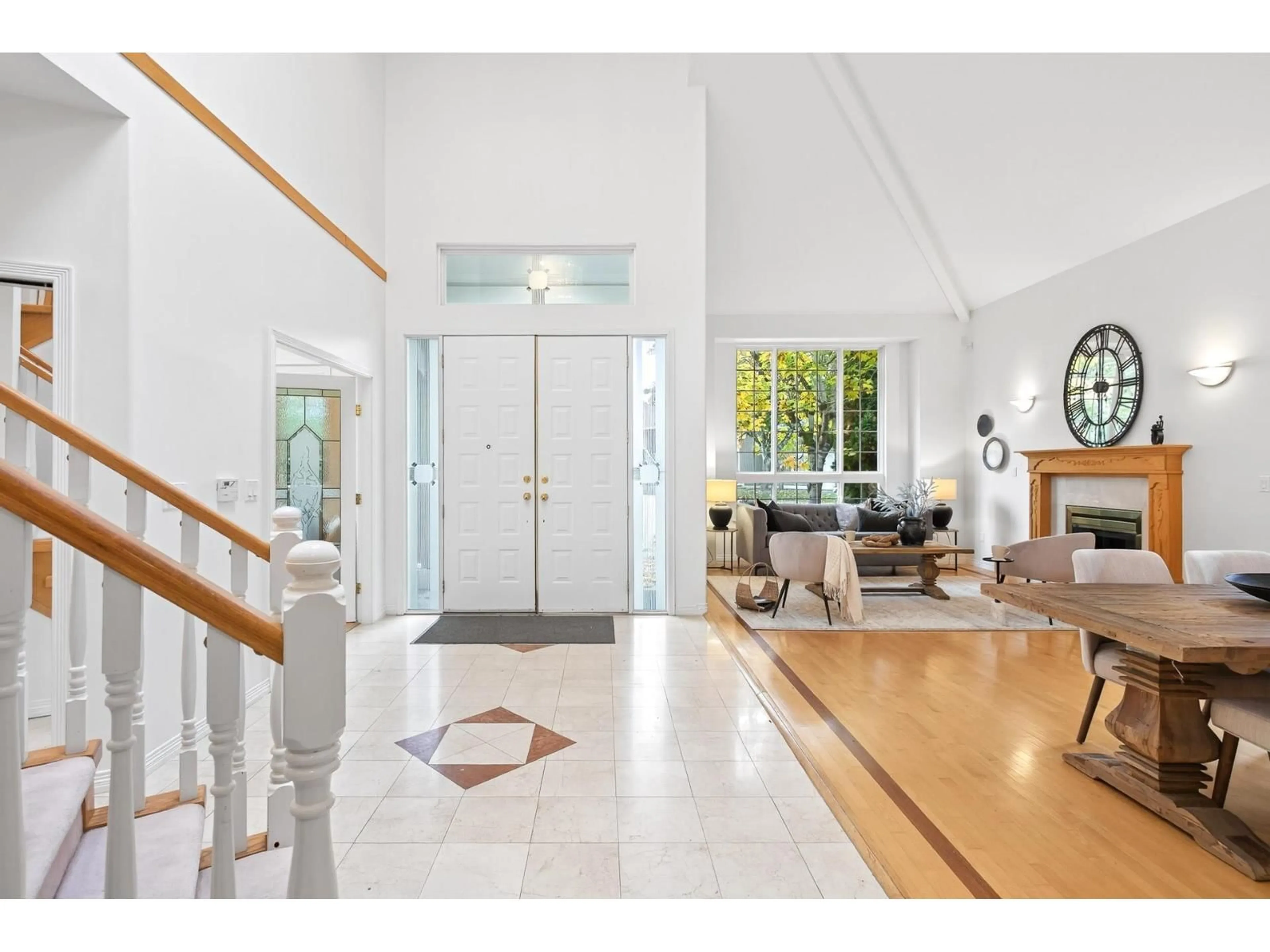 Indoor foyer for 6748 CHATEAU, Delta British Columbia V4E3M7