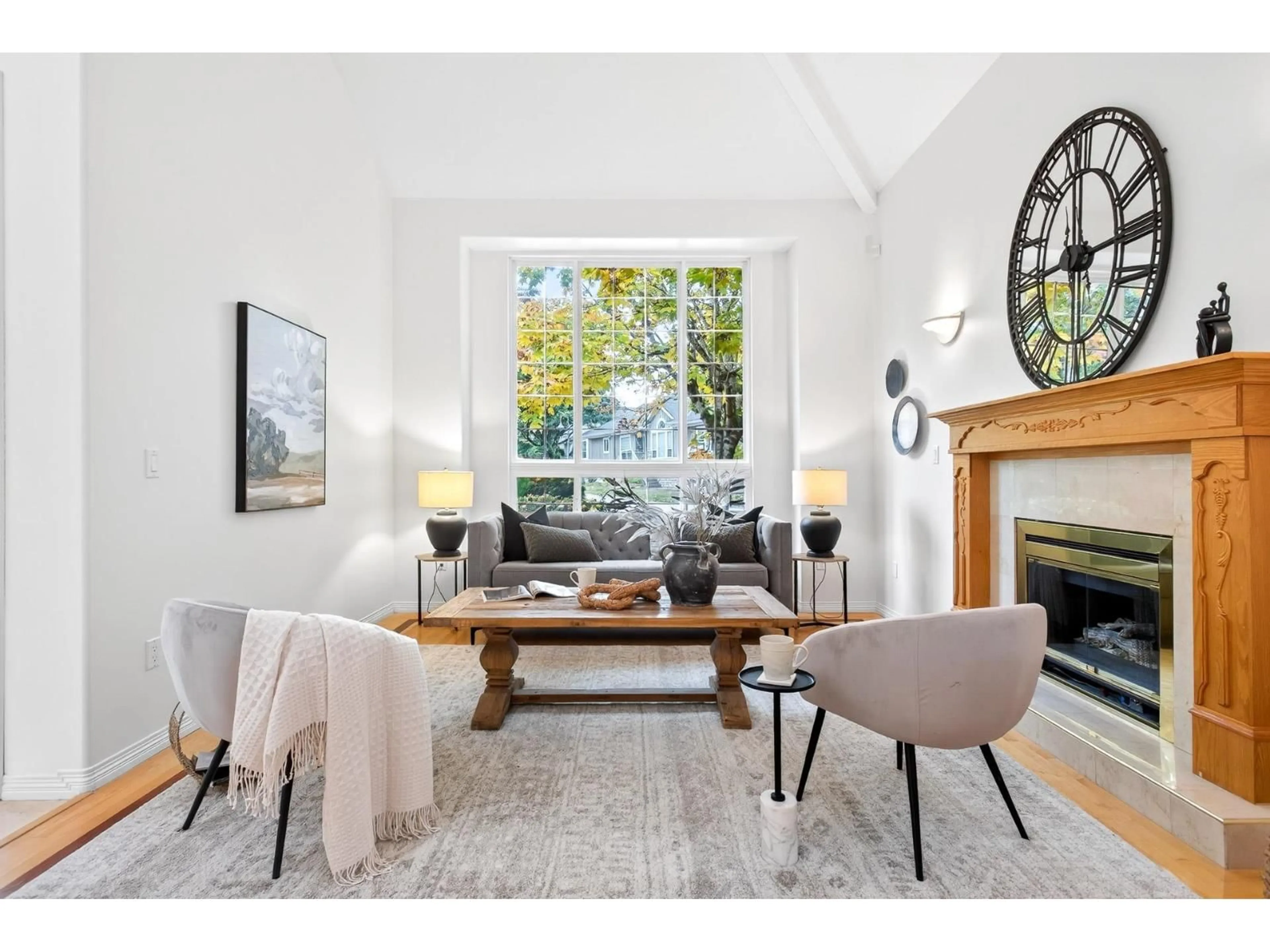 Living room with furniture, wood/laminate floor for 6748 CHATEAU, Delta British Columbia V4E3M7