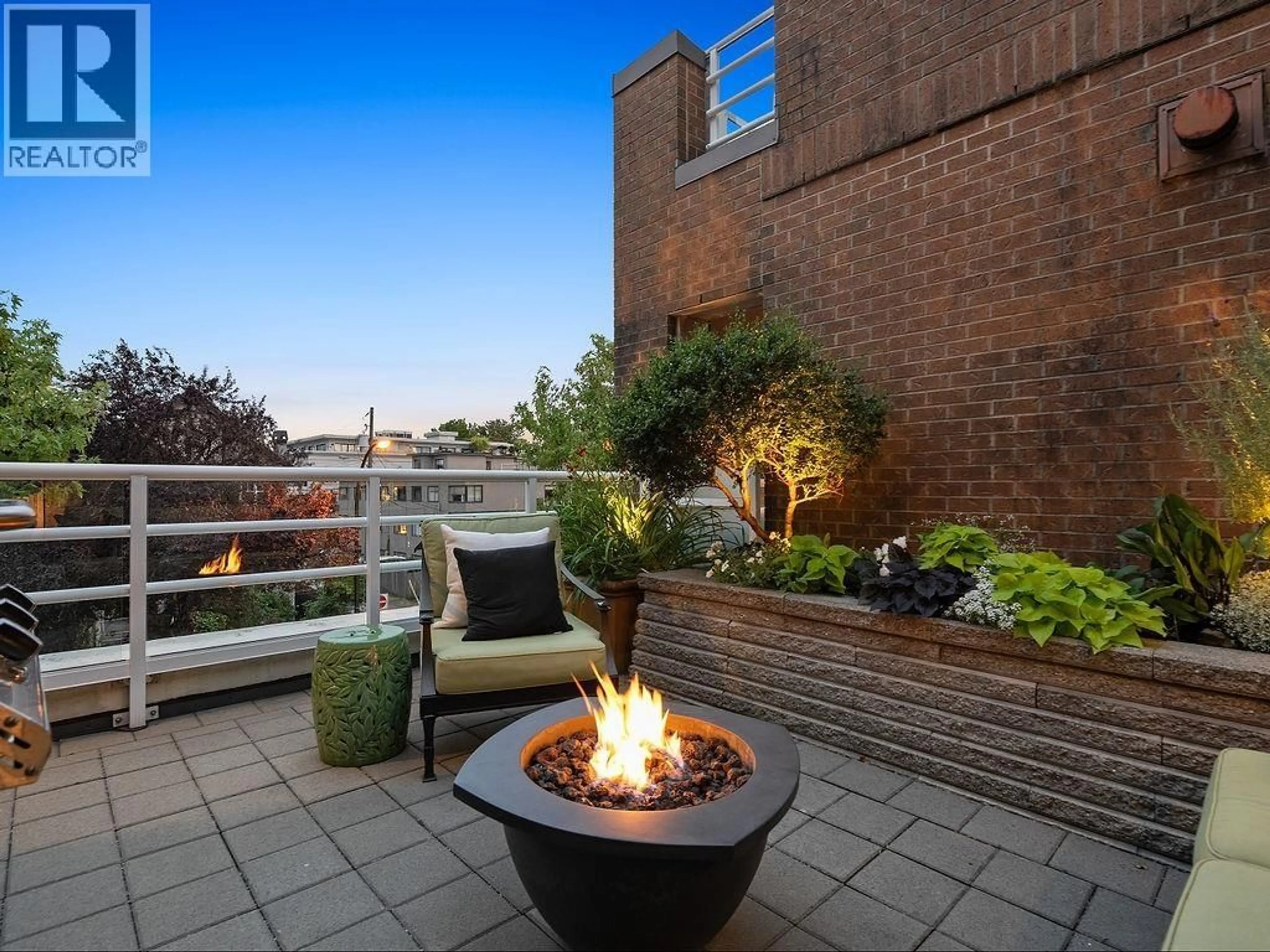 Patio, unknown for 361 - 5790 EAST BOULEVARD, Vancouver British Columbia V6M4M4