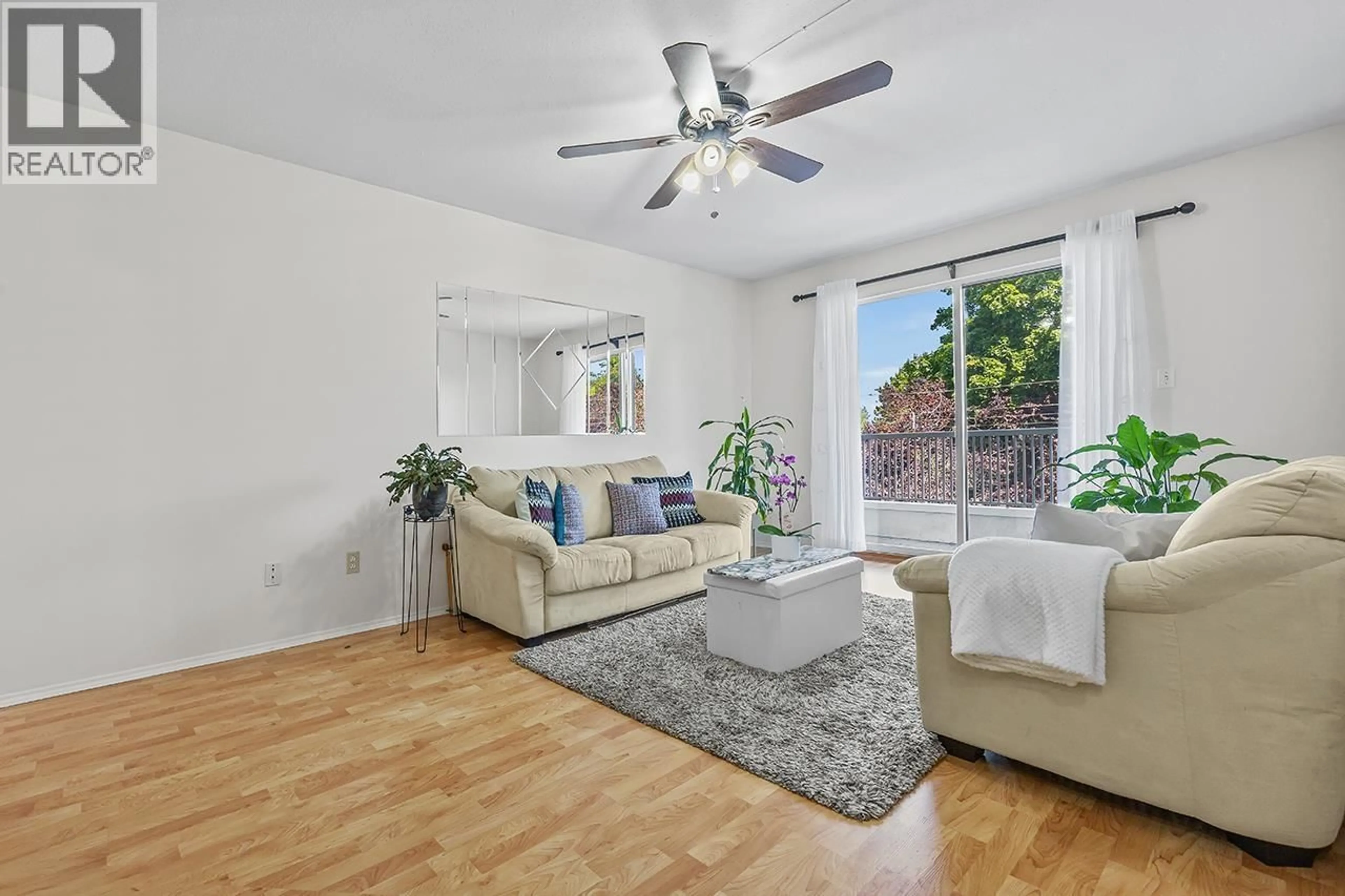 Living room with furniture, unknown for 302 - 458 43RD AVENUE, Vancouver British Columbia V5W1T4