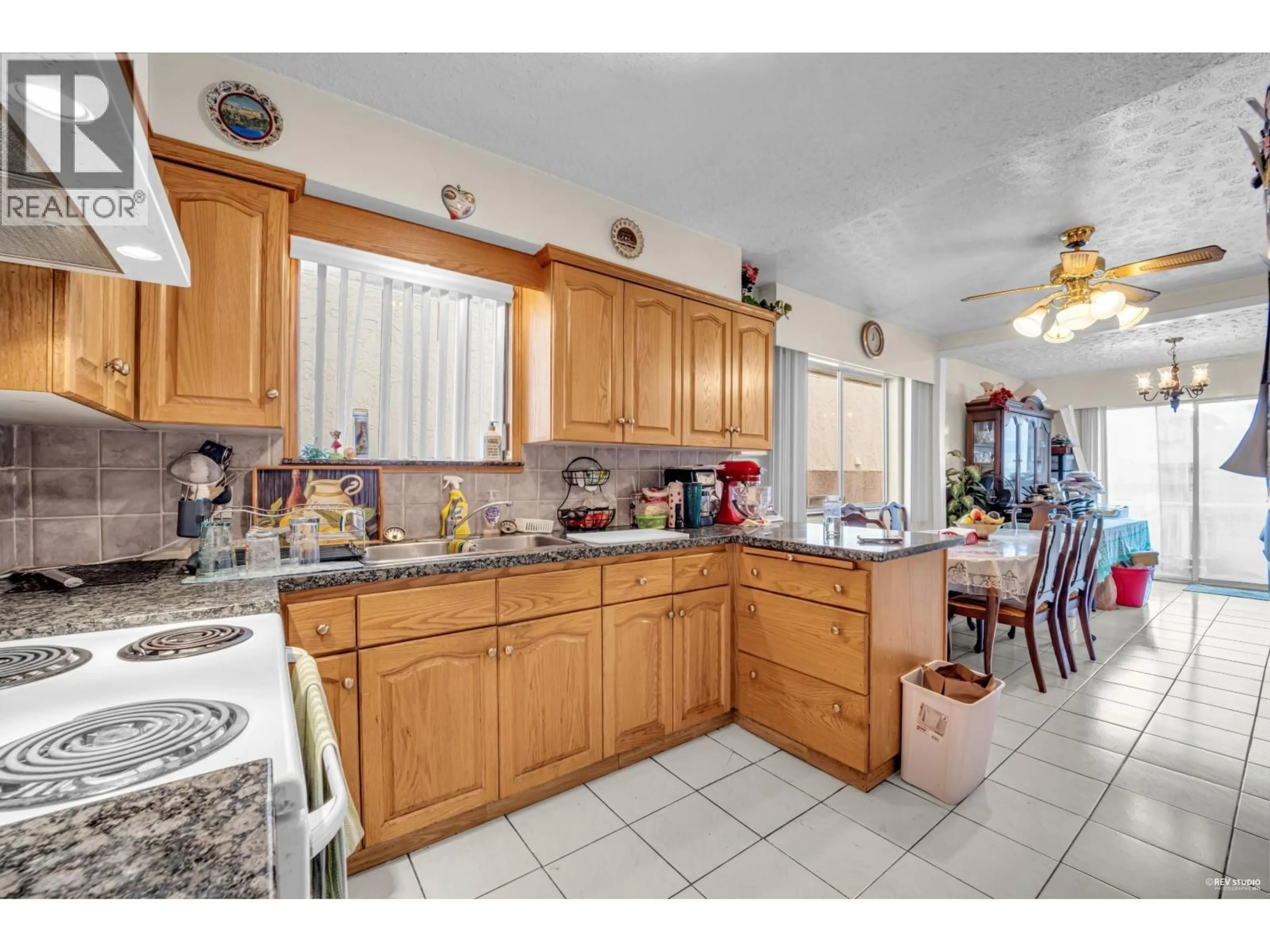 Standard kitchen, ceramic/tile floor for 4307 VENABLES STREET, Burnaby British Columbia V5C3A3