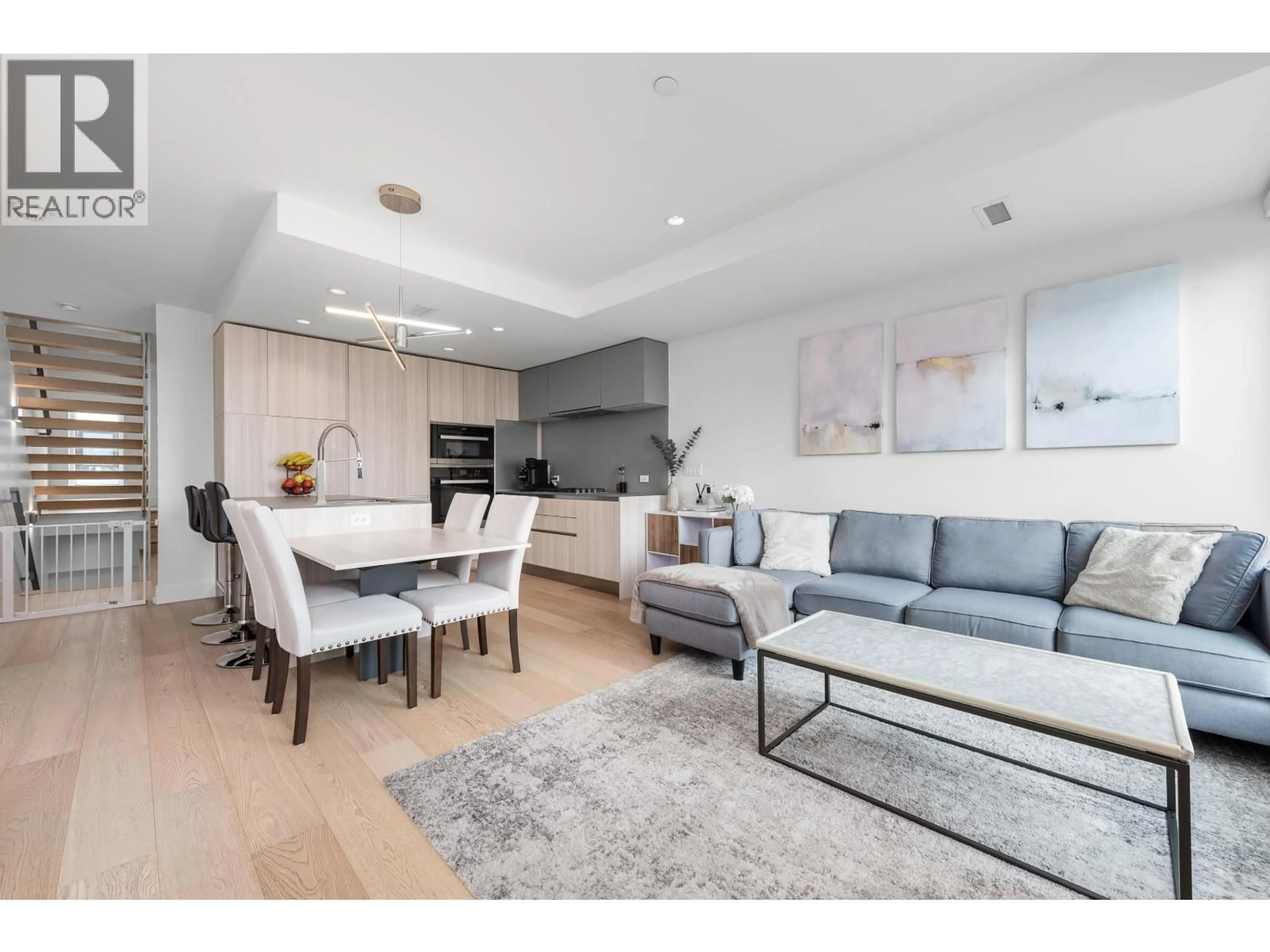 Living room with furniture, unknown for 138 WOODSTOCK AVENUE, Vancouver British Columbia V5Y0N1