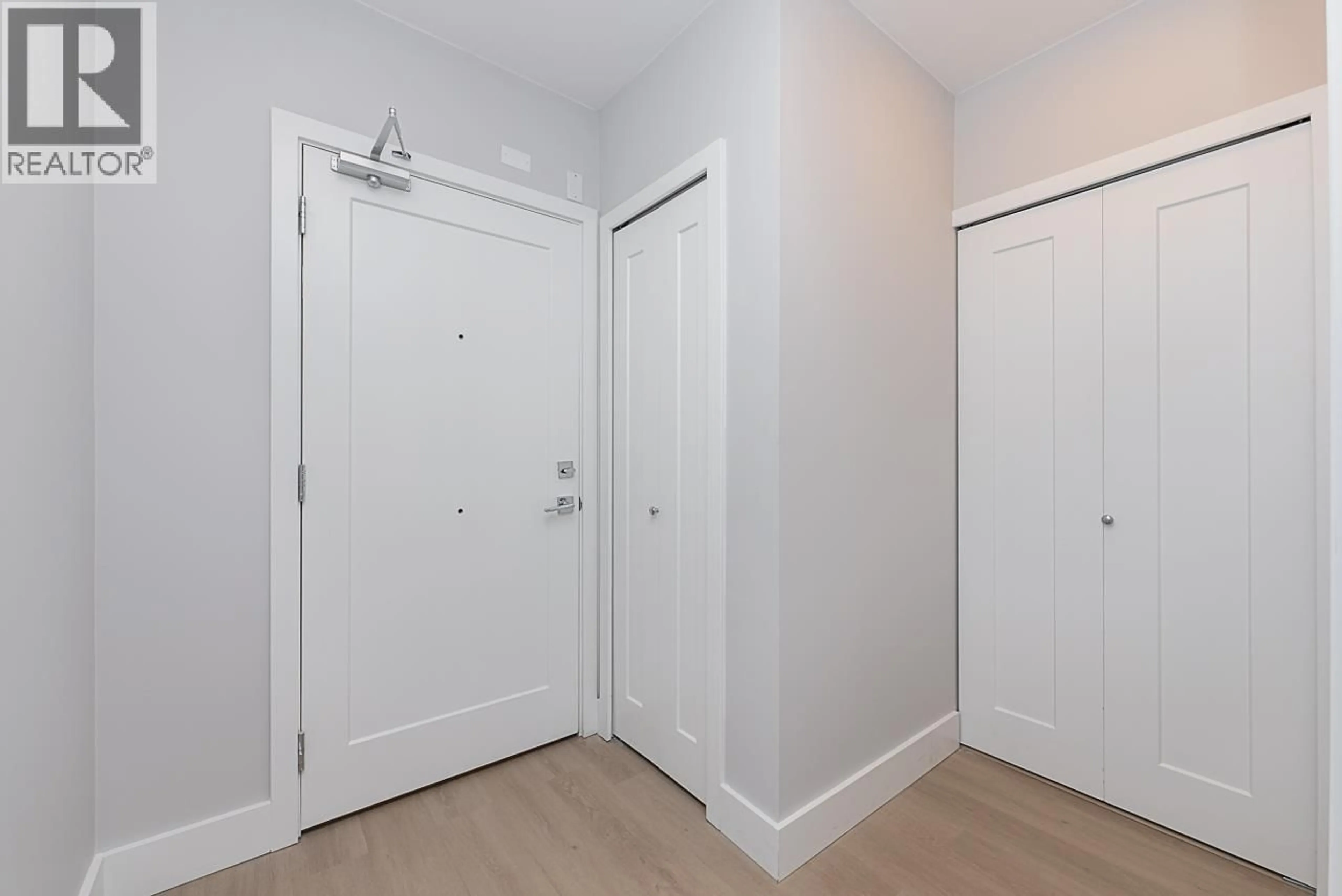 Unknown for 406 - 3050 KINGSWAY, Vancouver British Columbia V5R5J7