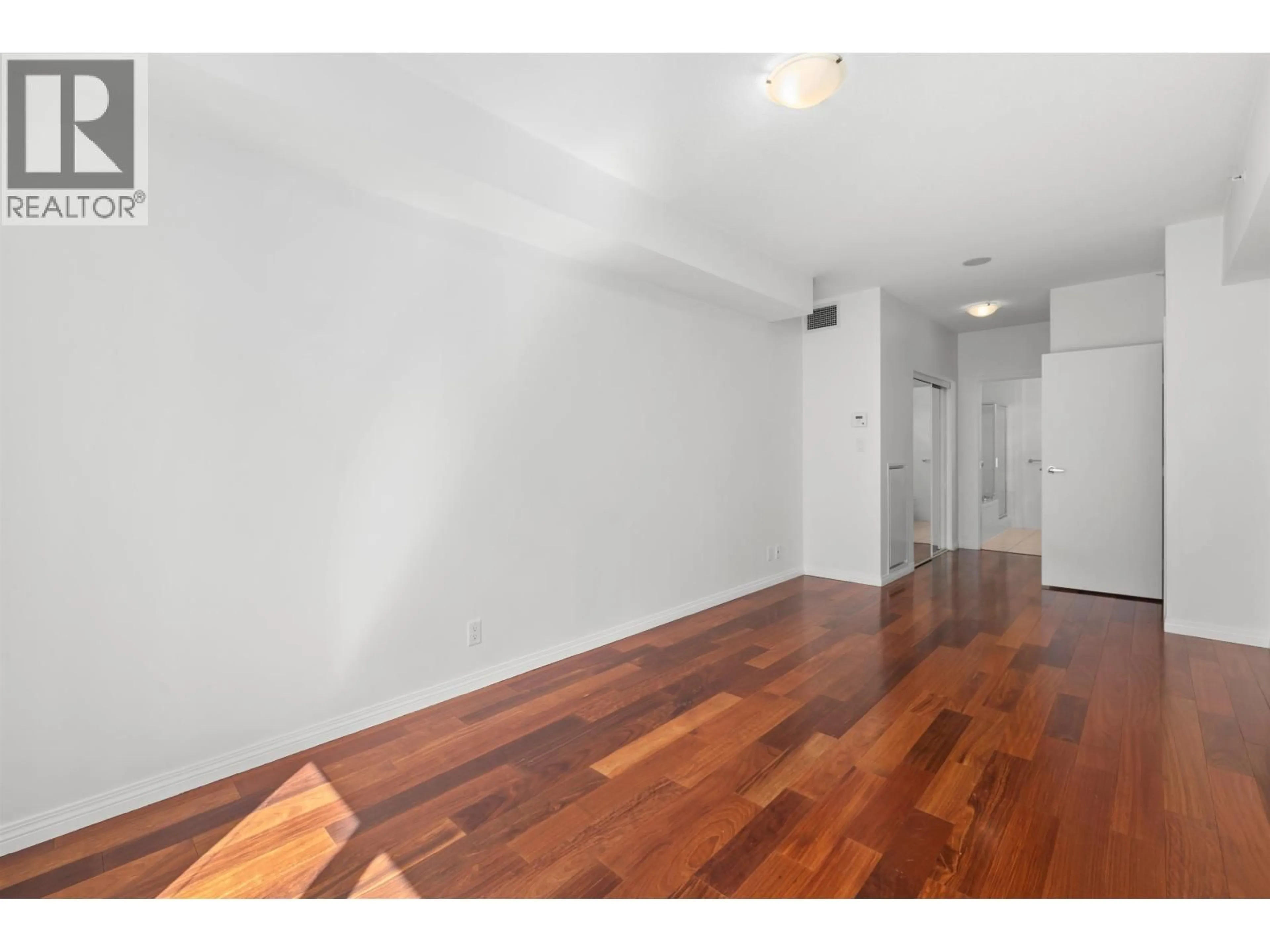A pic of a room for 307 - 100 ESPLANADE AVENUE, North Vancouver British Columbia V7L4V1