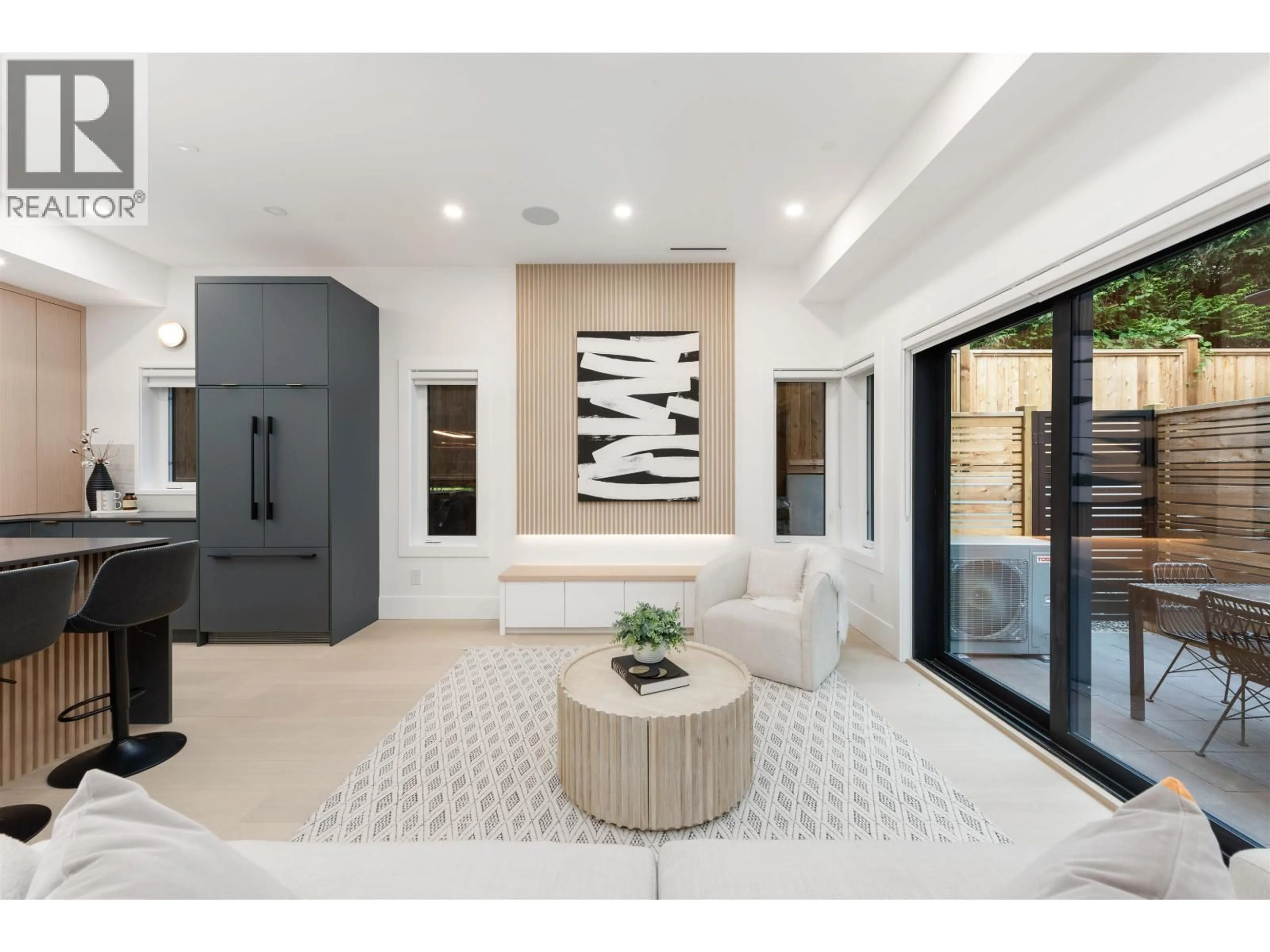 Unknown for 5 - 371 33RD AVENUE, Vancouver British Columbia V5V2Z8