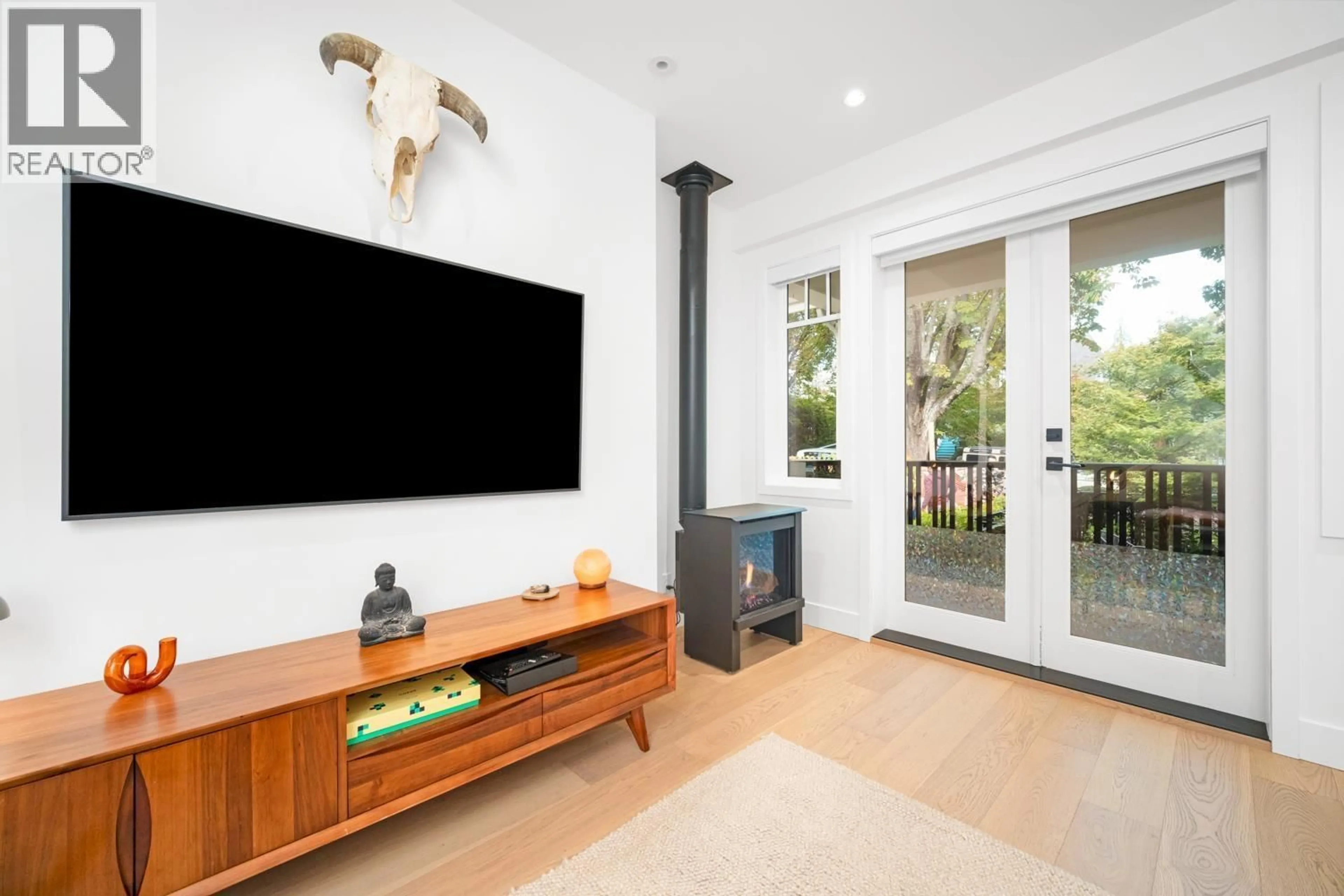 Home theater for 3530 43RD AVENUE, Vancouver British Columbia V6N3J9