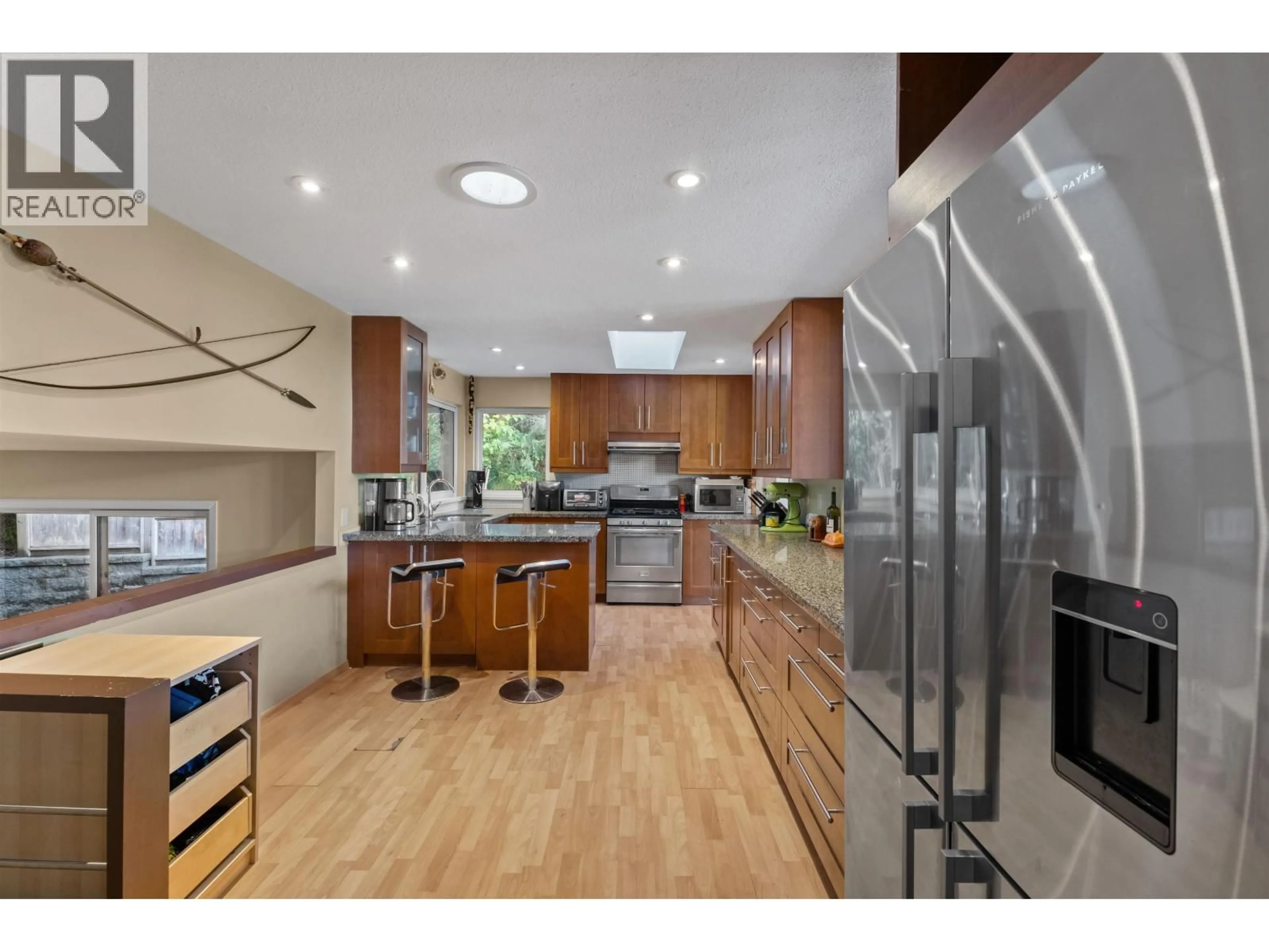 Open concept kitchen, unknown for 311 APRIL ROAD, Port Moody British Columbia V3H3Y9