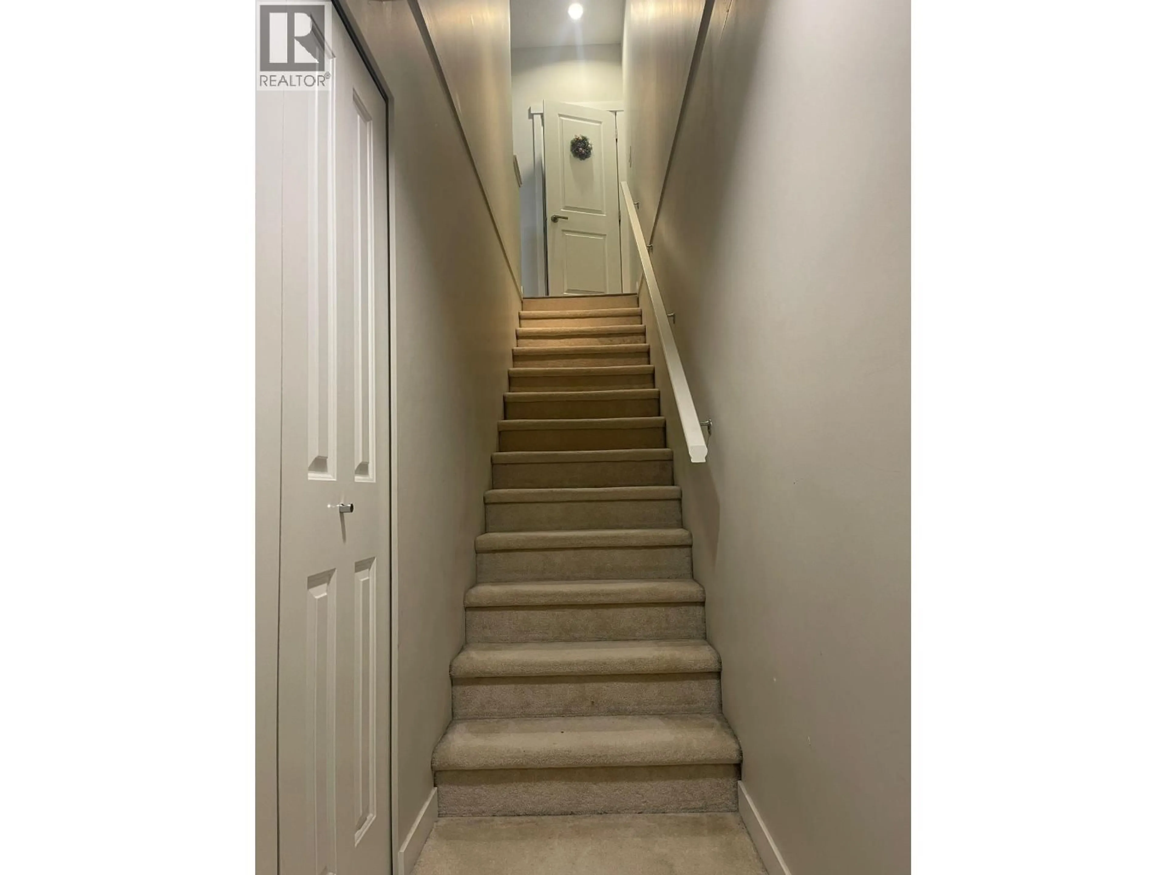 Stairs for 10 - 3461 PRINCETON AVENUE, Coquitlam British Columbia V3E0M2