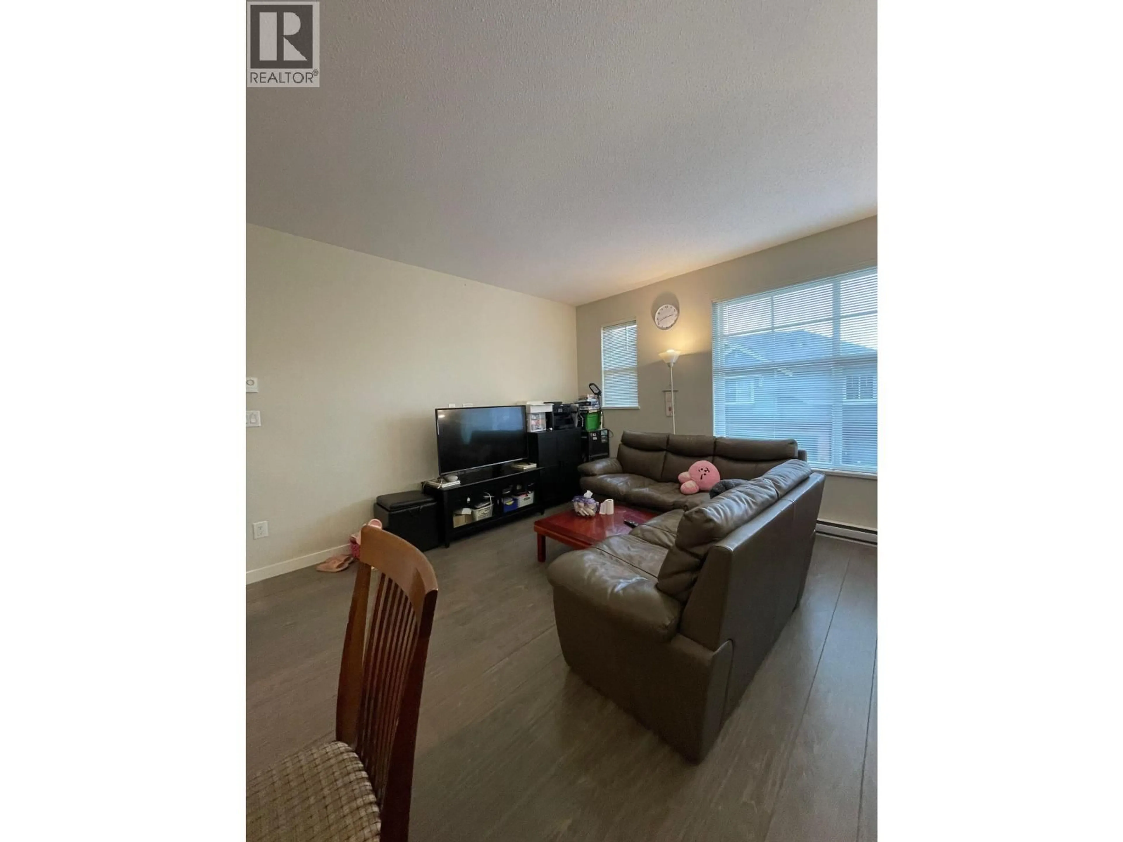 Living room with furniture, unknown for 10 - 3461 PRINCETON AVENUE, Coquitlam British Columbia V3E0M2