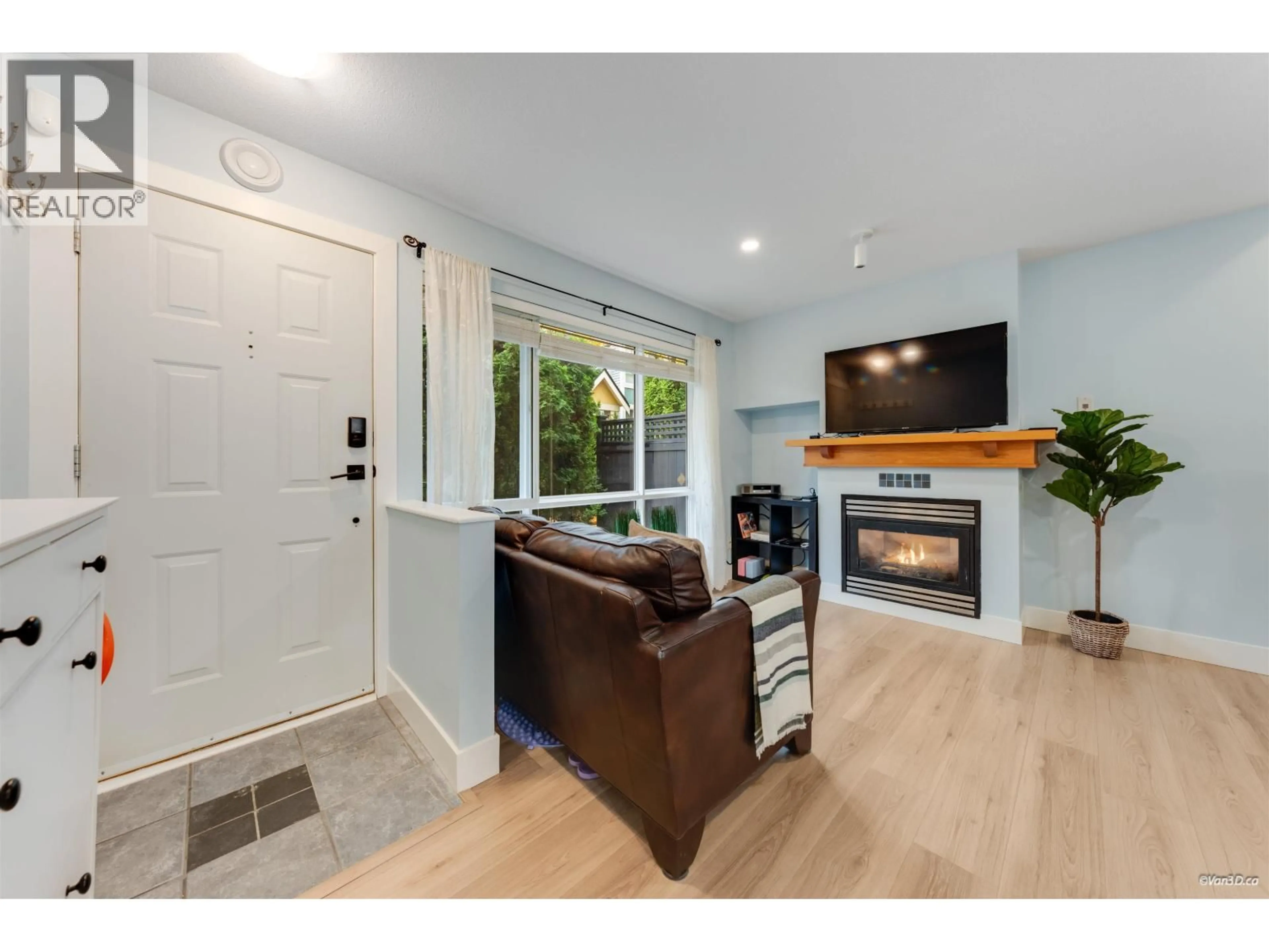 Unknown for 7371 MAGNOLIA TERRACE, Burnaby British Columbia V5E4M3