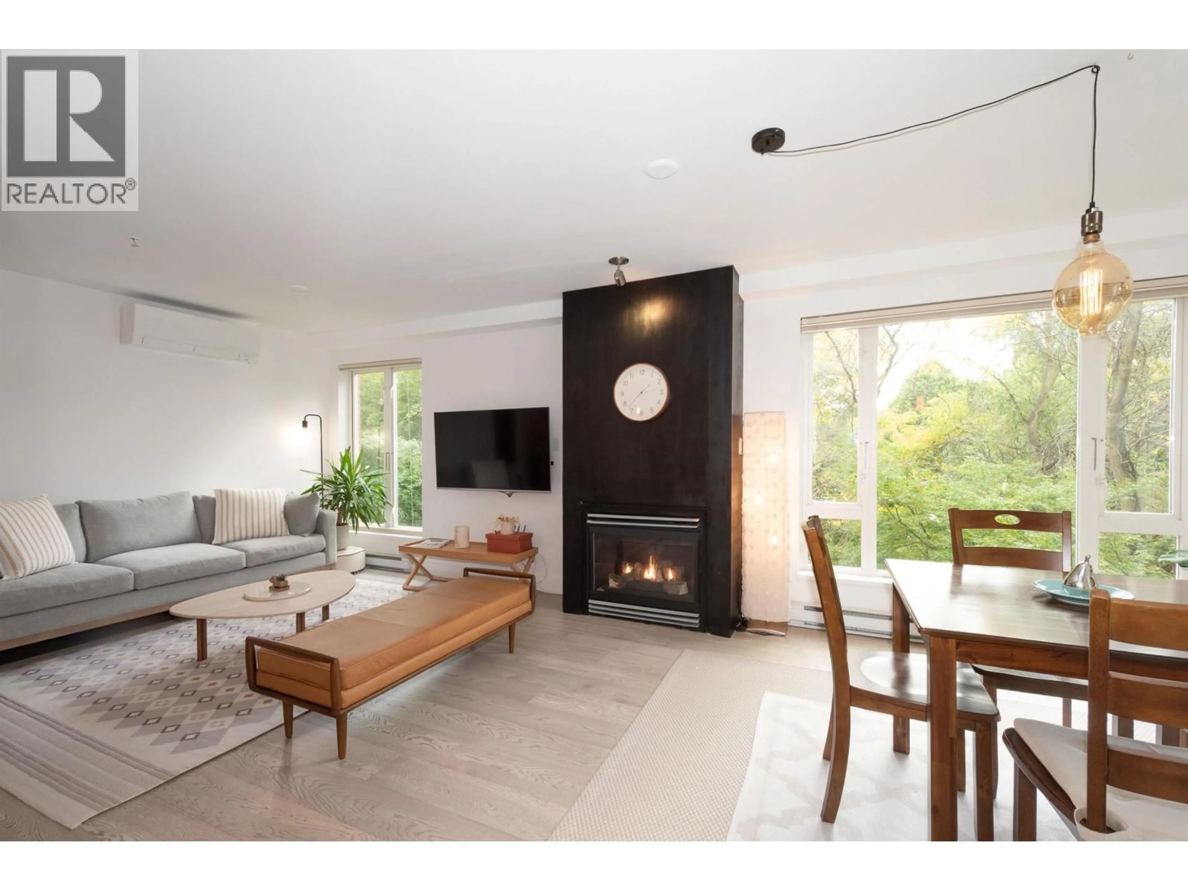 Living room with furniture, unknown for 315 - 2628 YEW STREET, Vancouver British Columbia V6K4T4