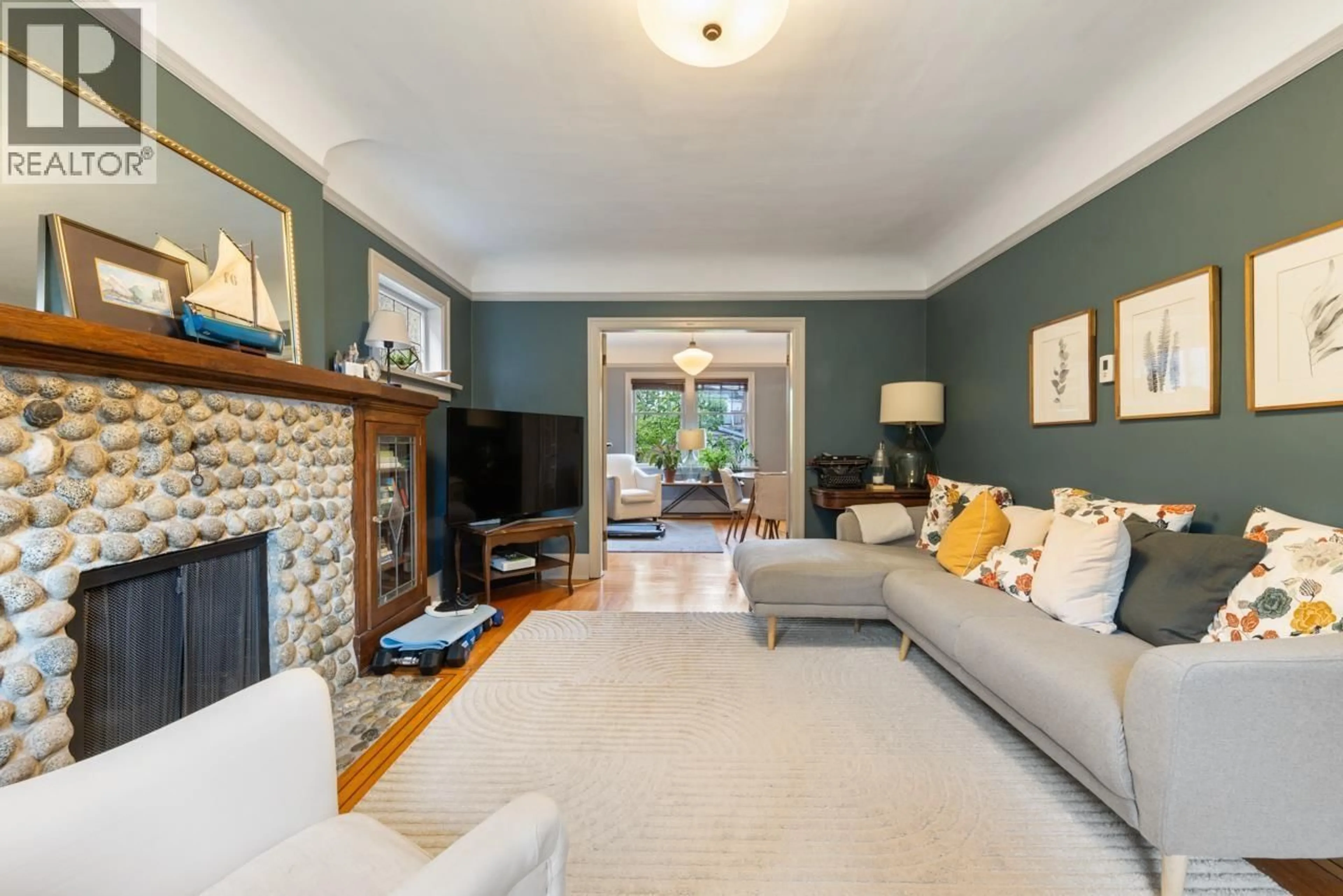 Living room with furniture, unknown for 2125 5TH AVENUE, Vancouver British Columbia V5N1M5