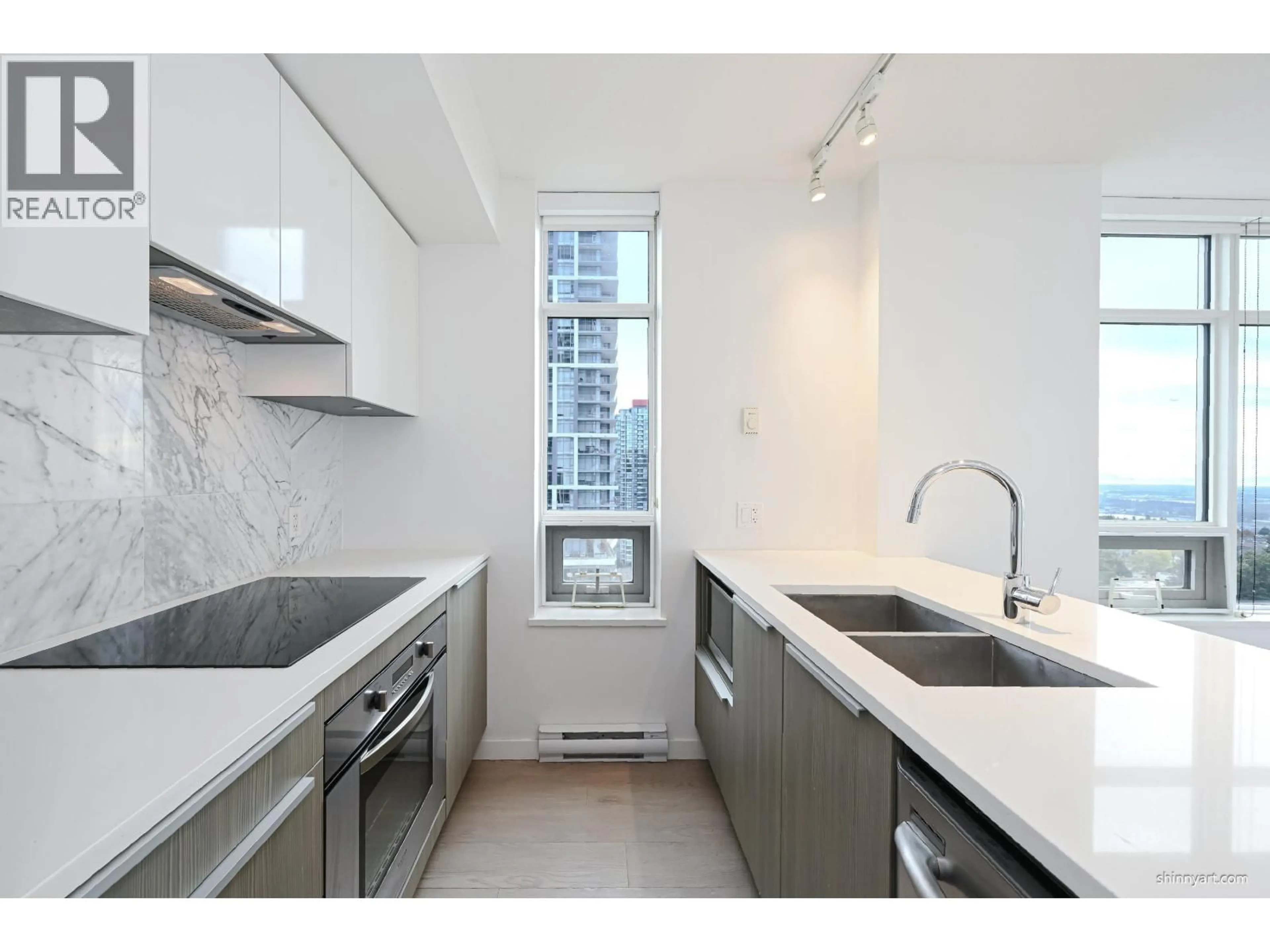 Standard kitchen, unknown for 1805 - 6461 TELFORD AVENUE, Burnaby British Columbia V5H0B7