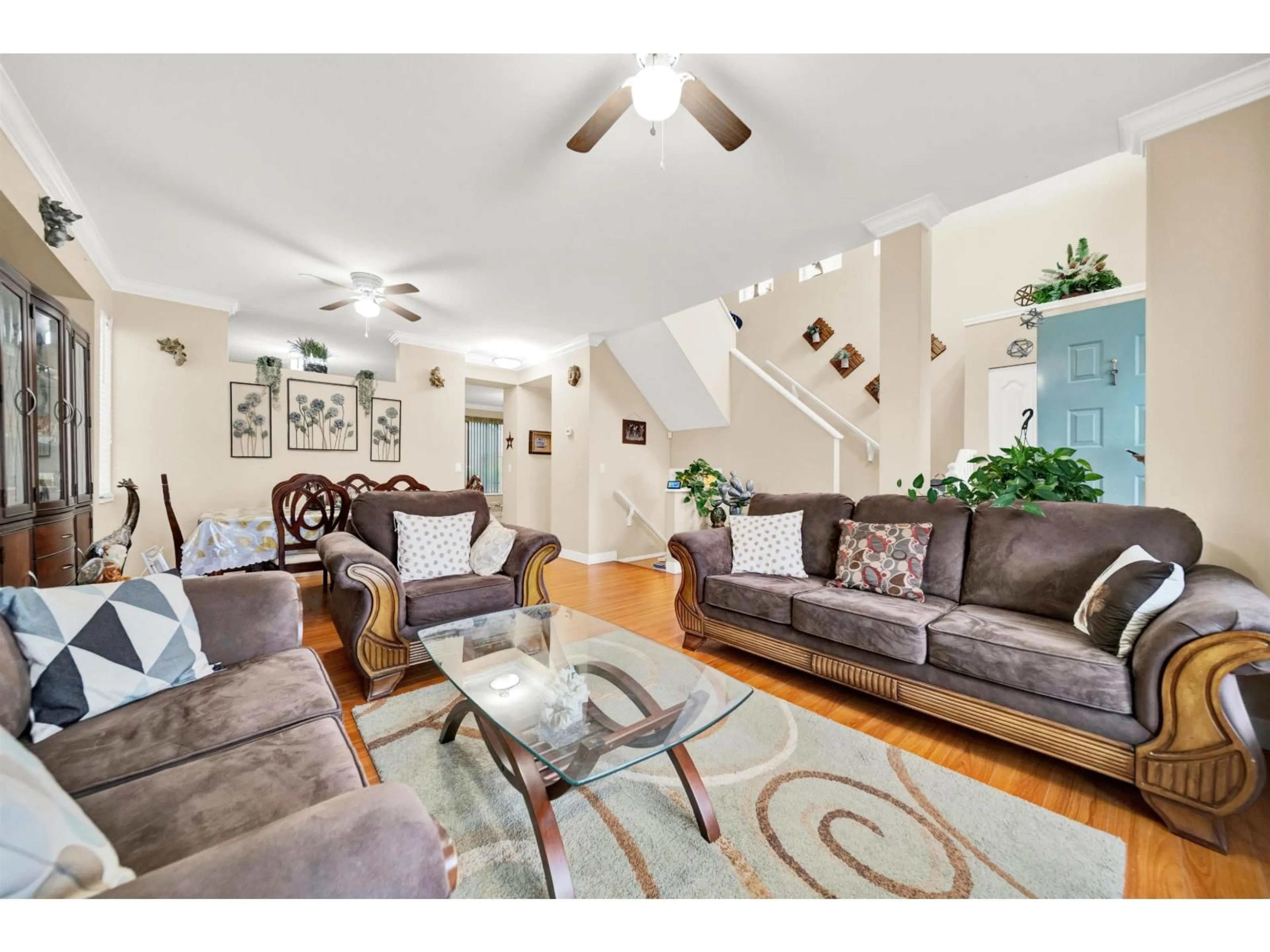 Living room with furniture, unknown for 18556 65, Surrey British Columbia V3S8S9