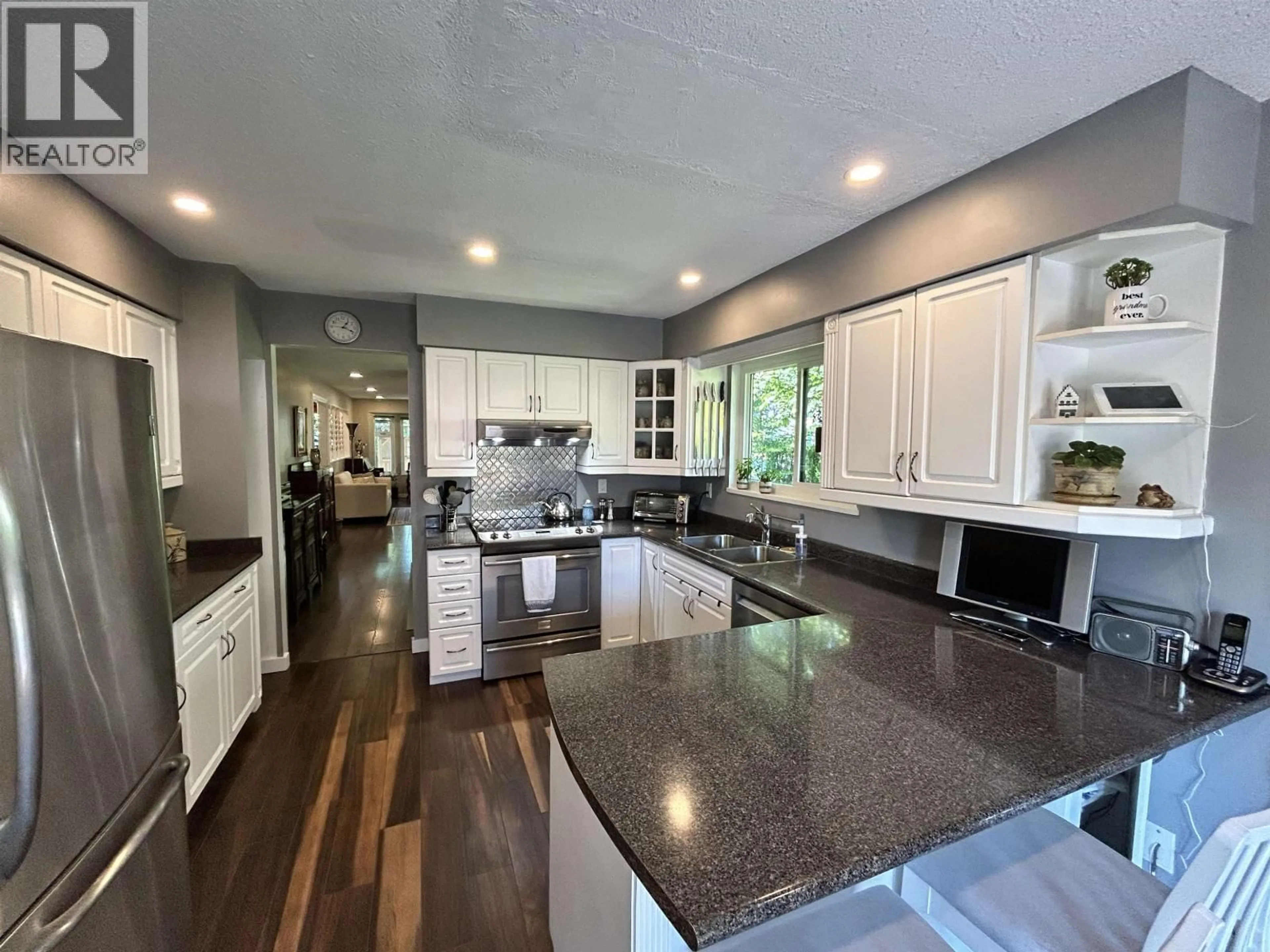 Open concept kitchen, unknown for 1798 GARDEN AVENUE, North Vancouver British Columbia V7P3A7