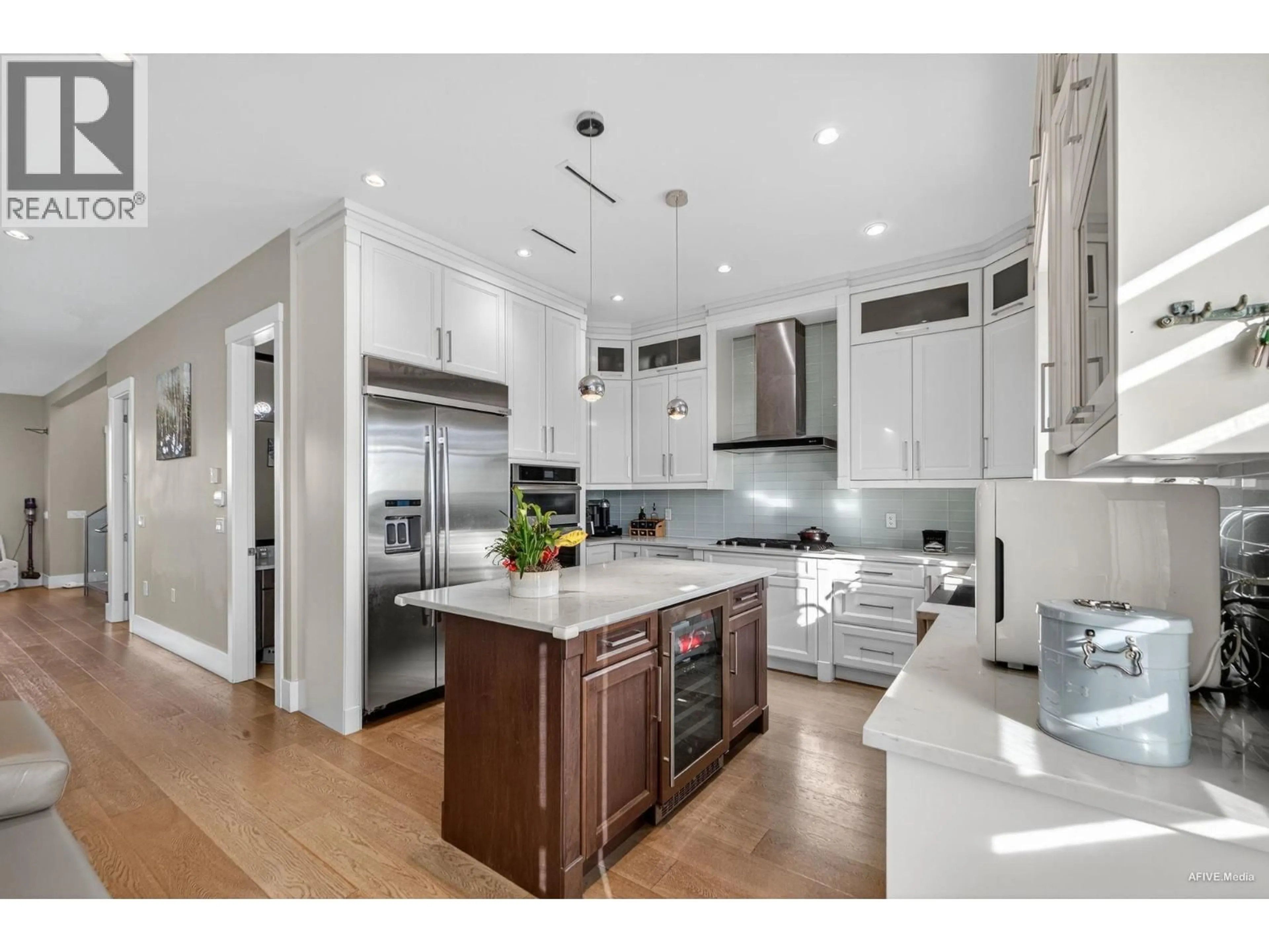 Unknown for 4564 VENABLES STREET, Burnaby British Columbia V5C3A7