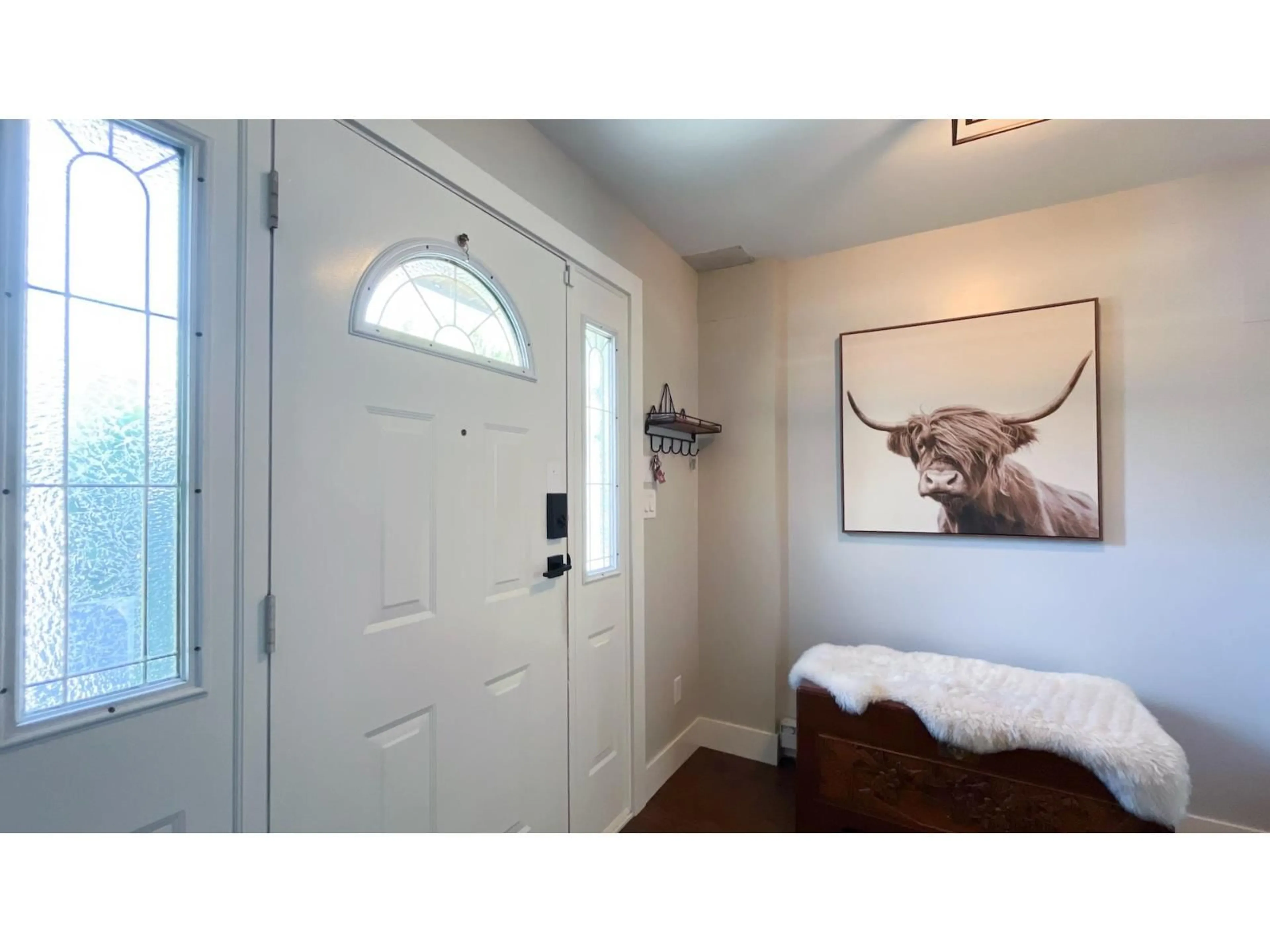 Indoor entryway for 107 - 19352 FRASER, Surrey British Columbia V3S6K6
