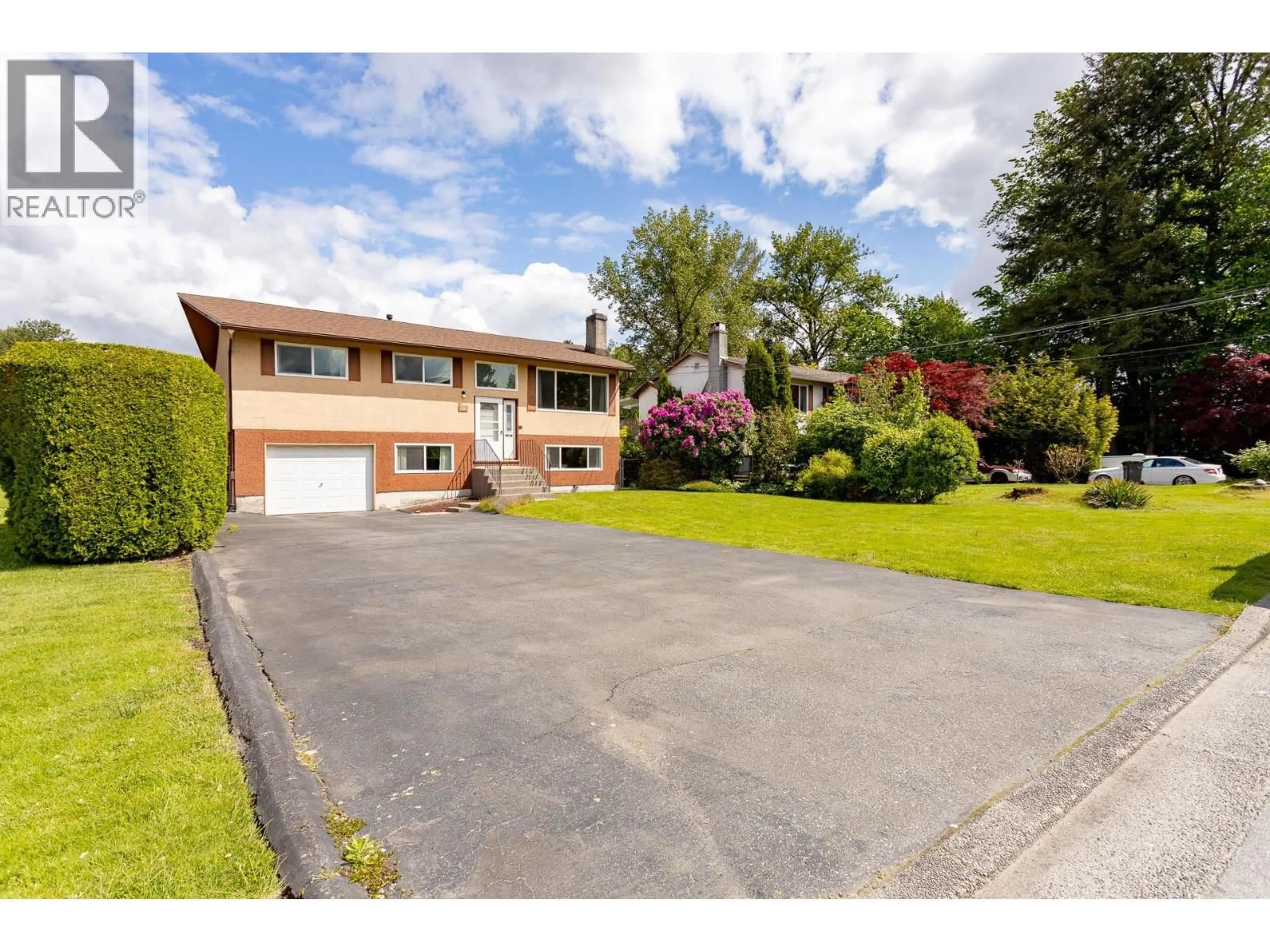 A pic from outside/outdoor area/front of a property/back of a property/a pic from drone, street for 1741 LANGAN AVENUE, Port Coquitlam British Columbia V3C1K8