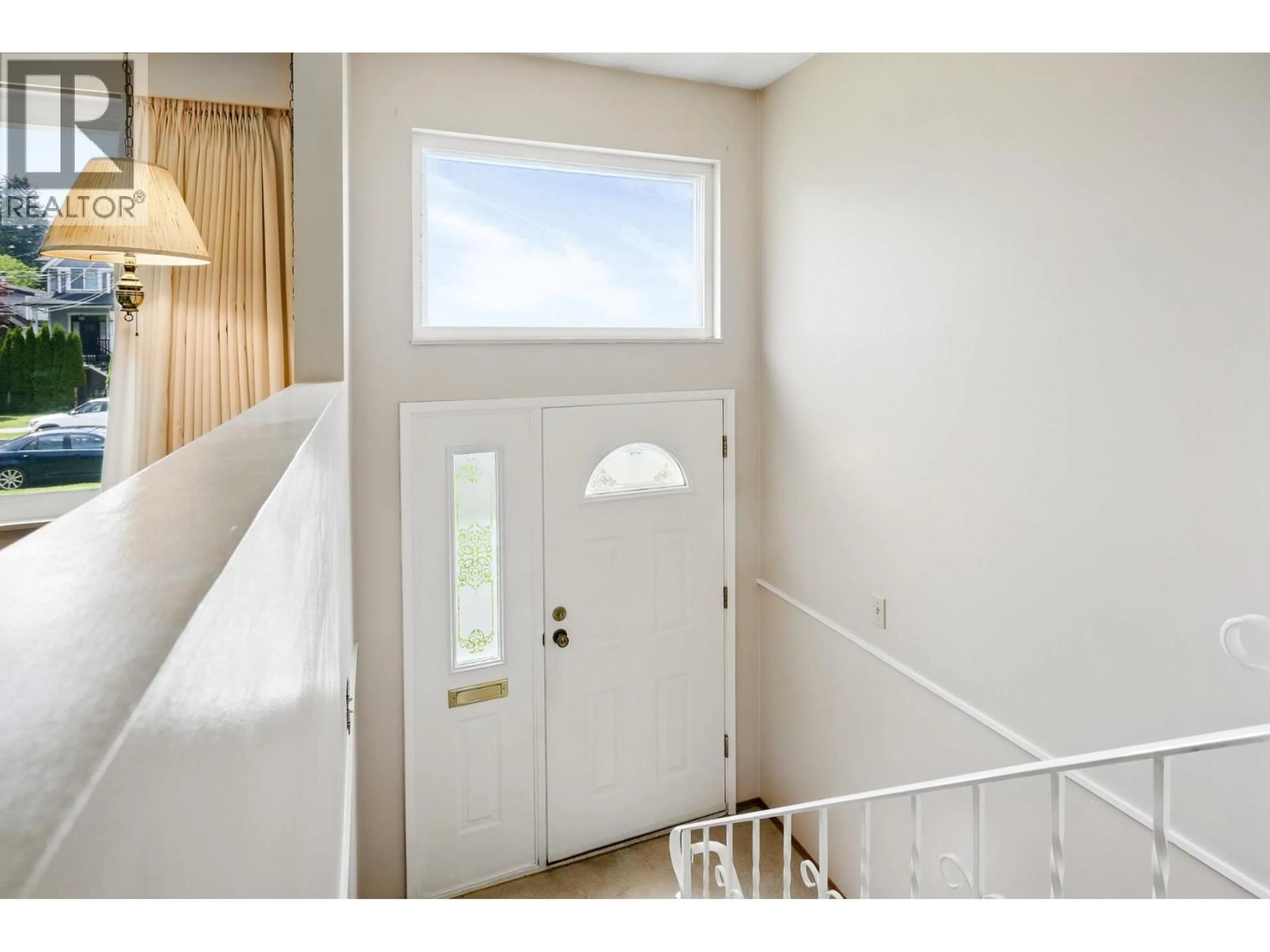 Indoor entryway for 1741 LANGAN AVENUE, Port Coquitlam British Columbia V3C1K8